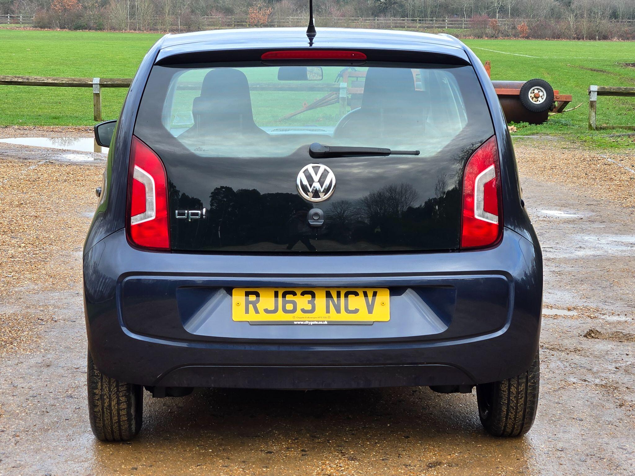 2013 Volkswagen up! 1.0 Move up! ASG Euro 5 5dr • 45,000 miles image 10