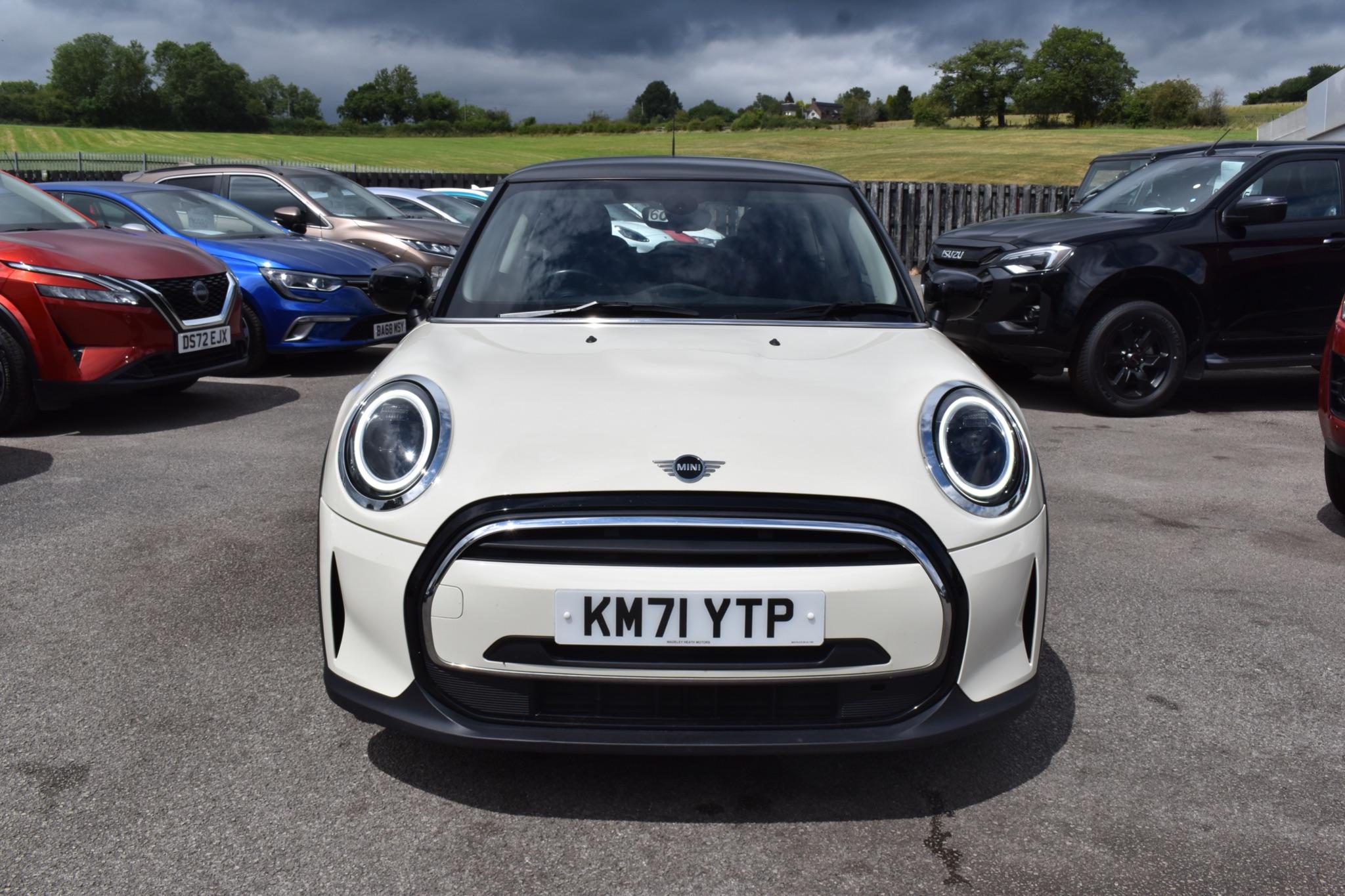Hatch - 1.5 Cooper Classic Euro 6 (s/s) 3dr - Image 11