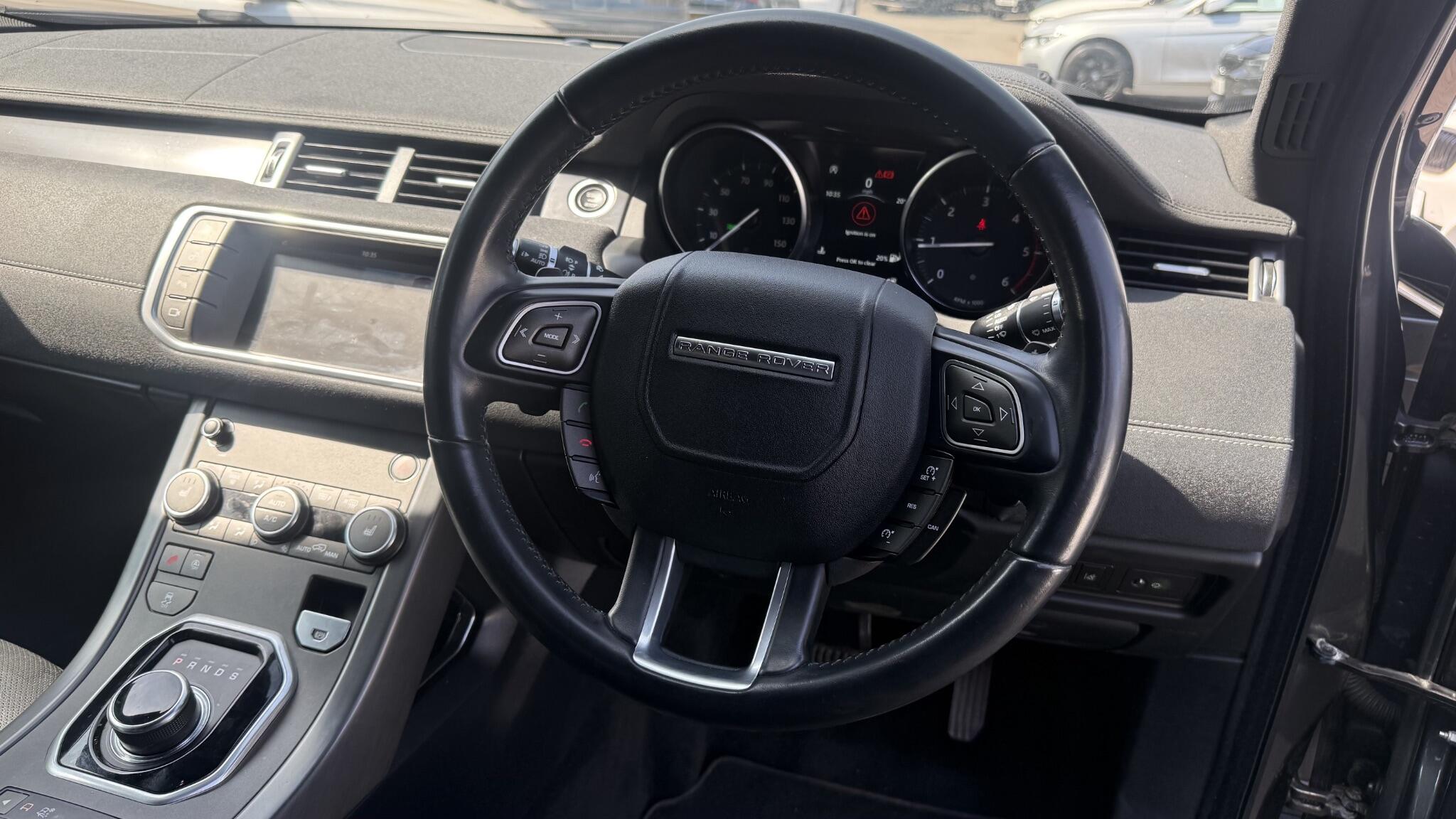 Land Rover Range Rover Evoque view 28
