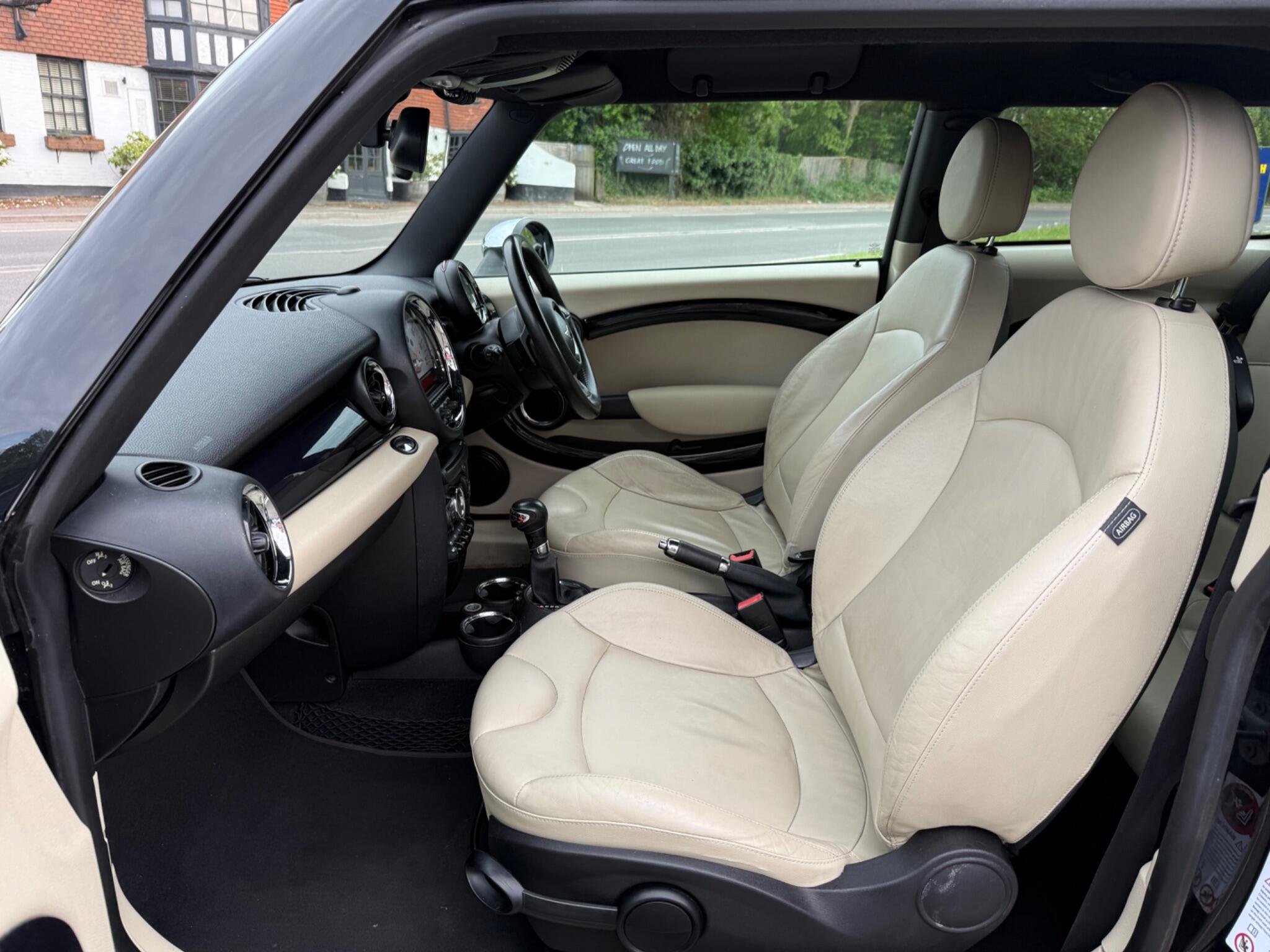 Mini Hatch view 33