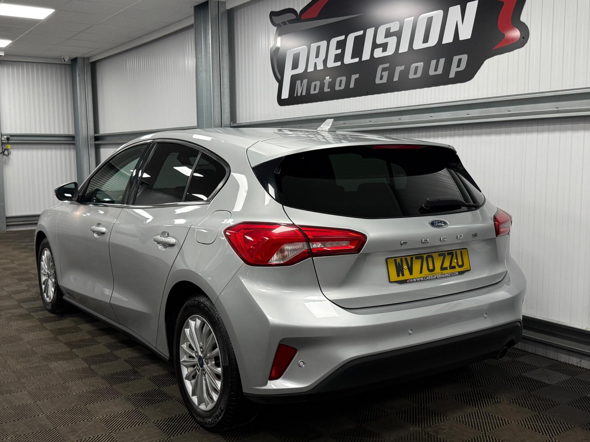 Ford Focus view 5