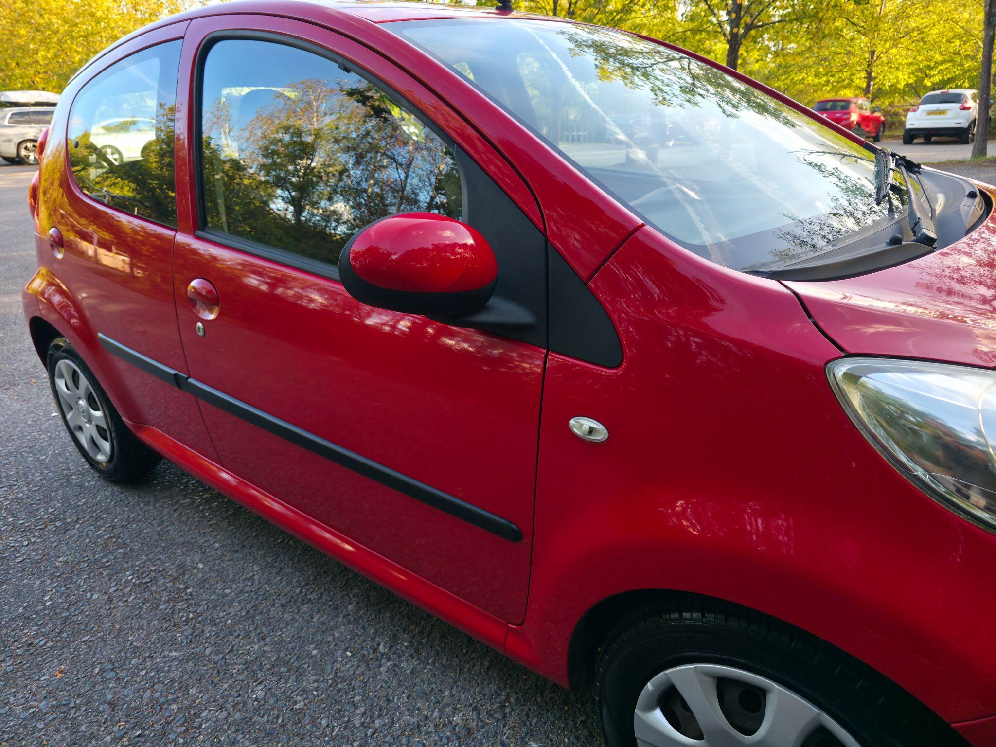 Peugeot 107 view 12
