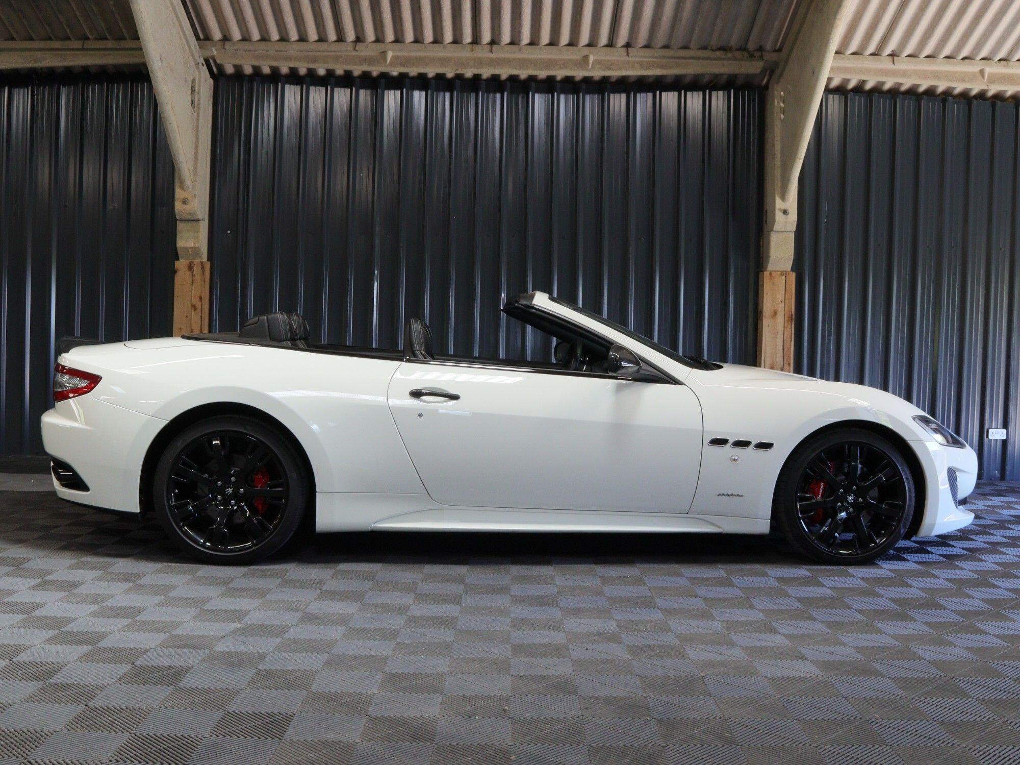 Maserati Grancabrio view 32