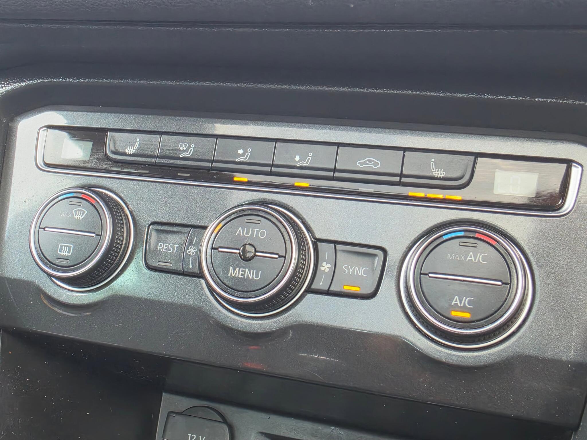 Volkswagen Tiguan view 32