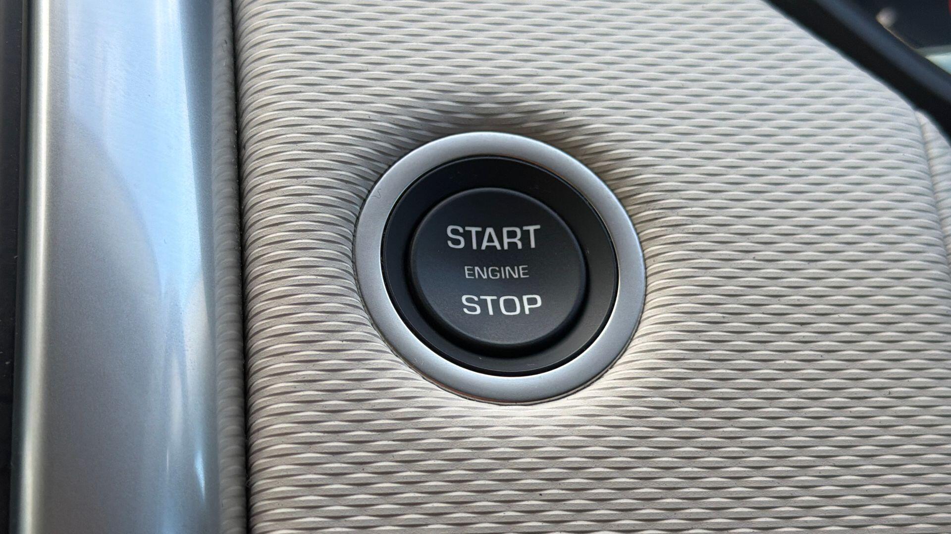 Land Rover Discovery view 33