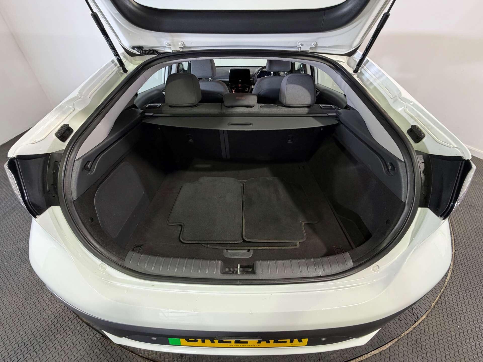 Hyundai Ioniq view 13