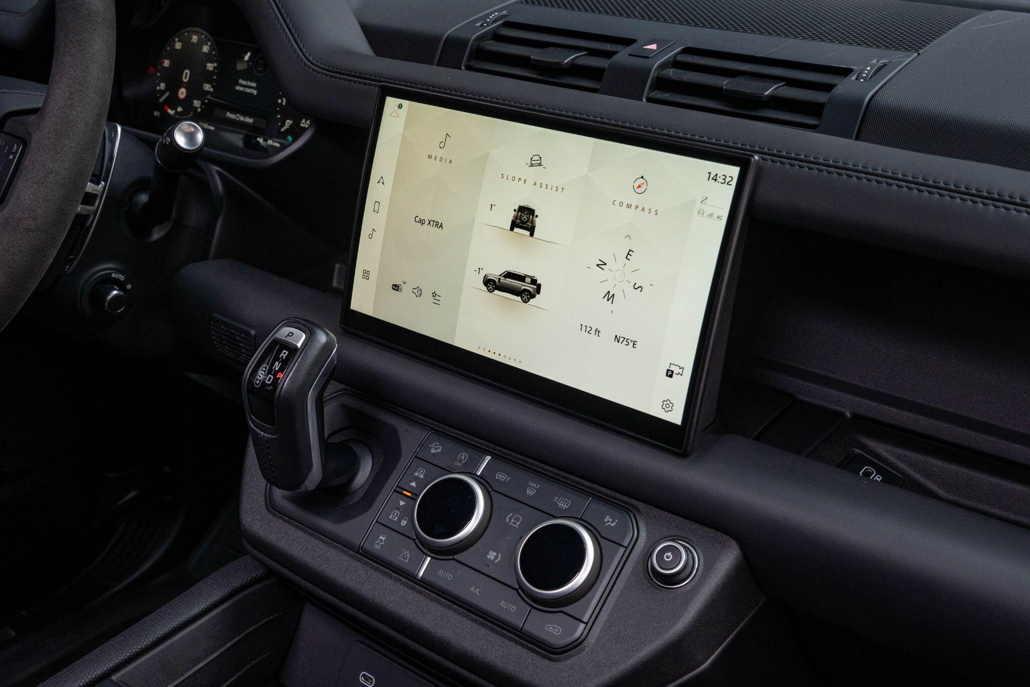 Land Rover Defender view 40