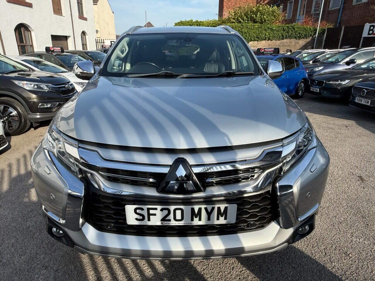 Mitsubishi Shogun Sport view 13
