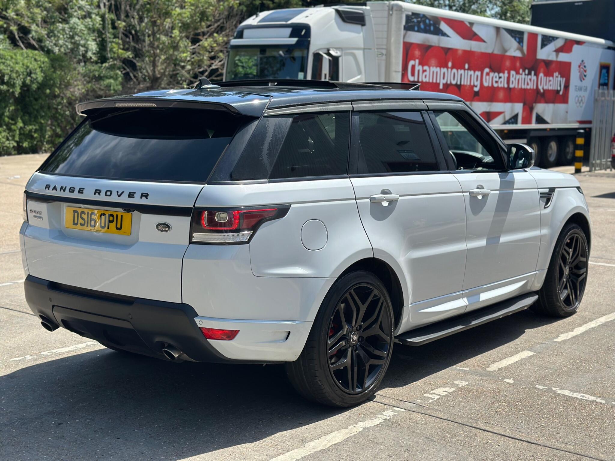 Land Rover Range Rover Sport view 8