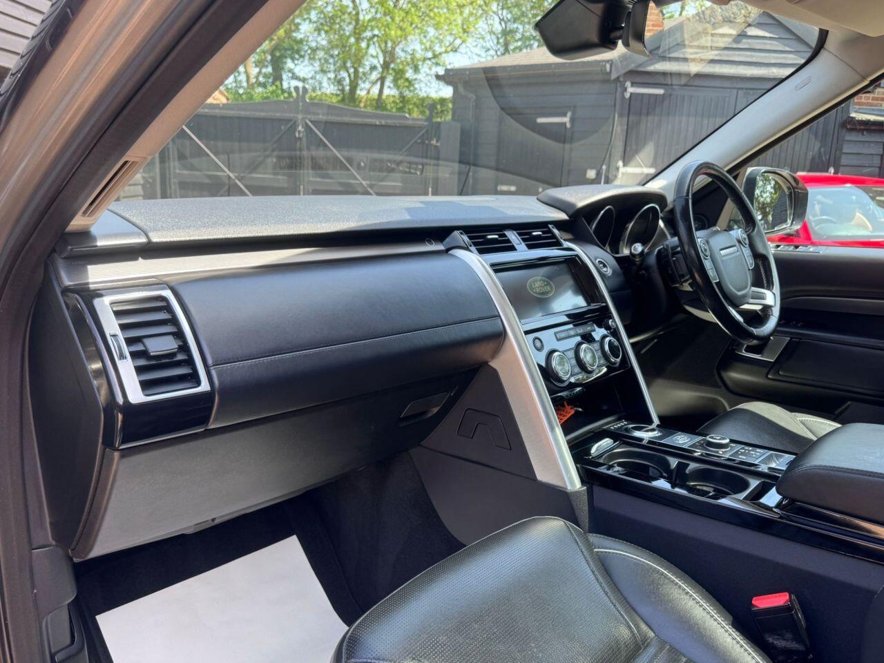 Land Rover Discovery view 15