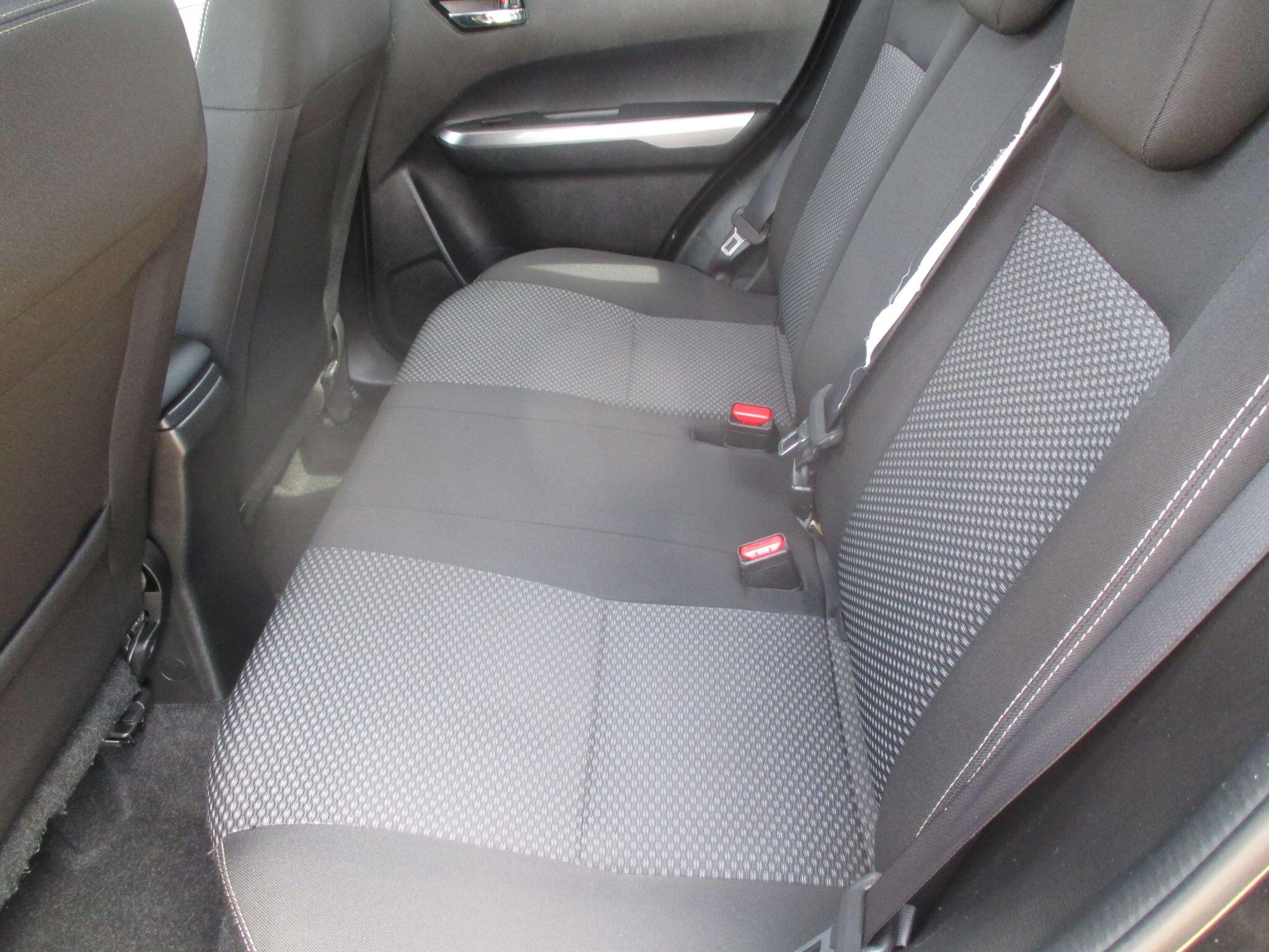 Suzuki Vitara view 30
