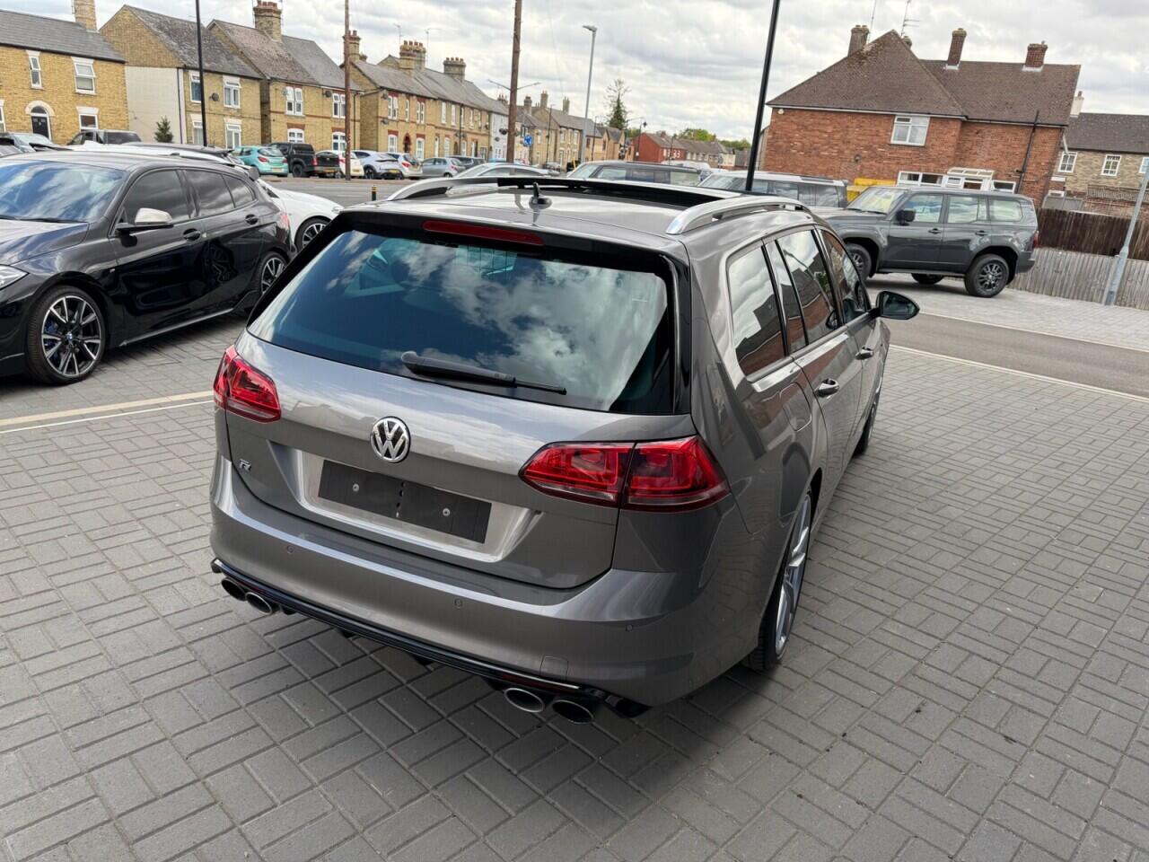 Volkswagen Golf view 6