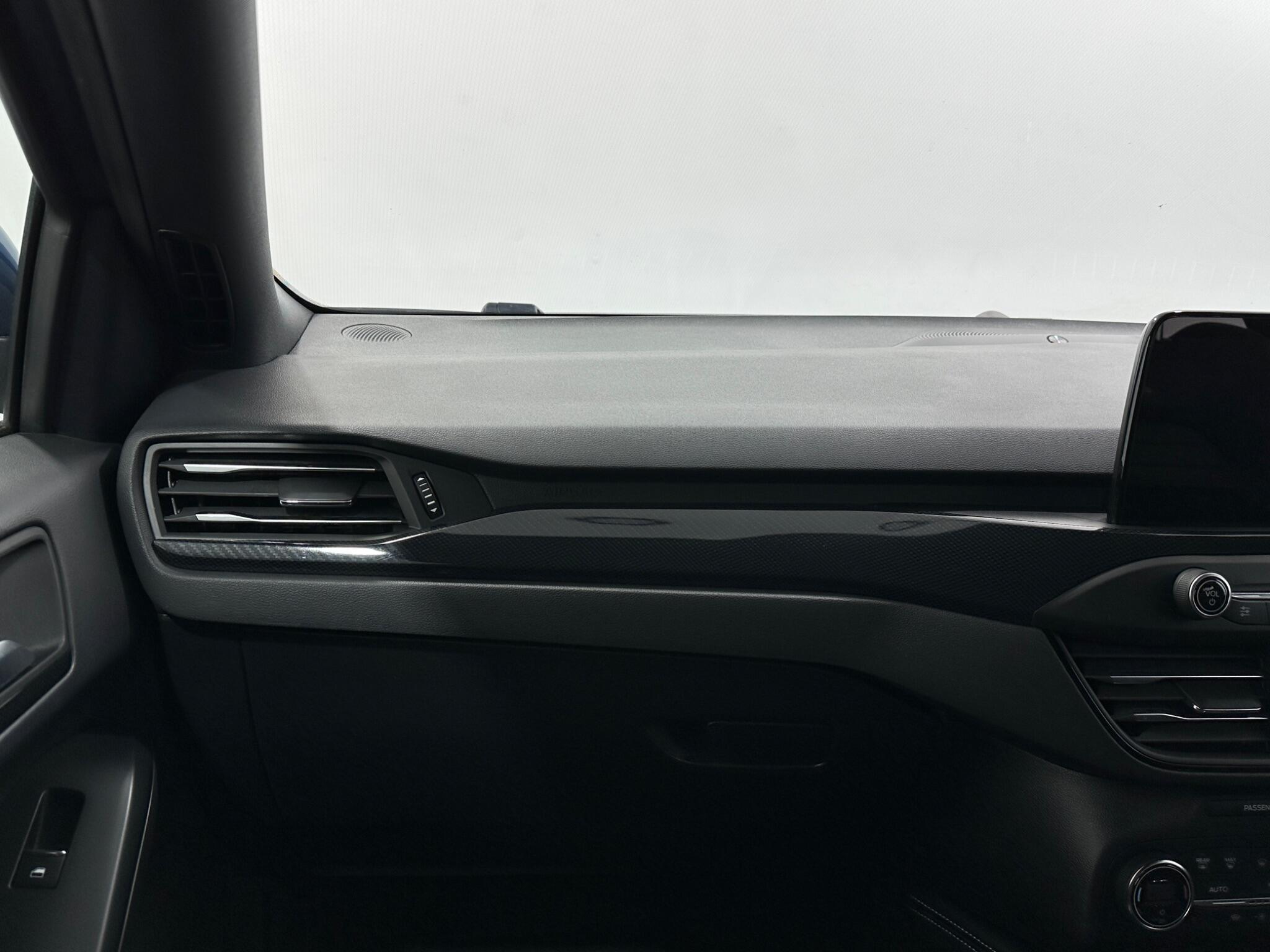 Ford Focus view 28