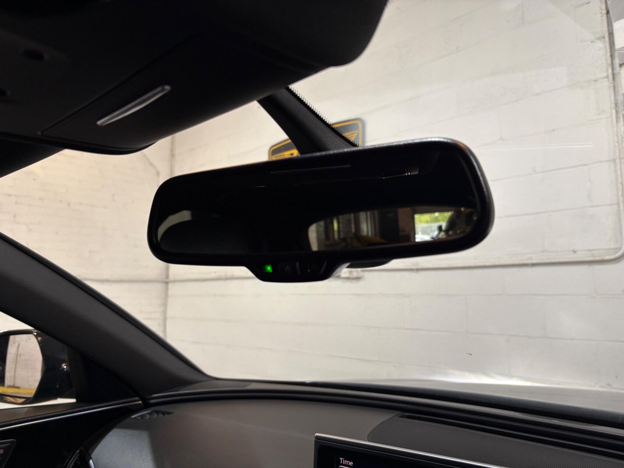 Audi A6 view 12