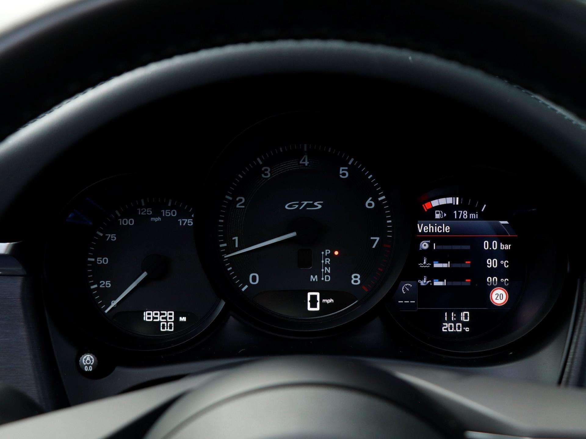 Porsche Macan view 13