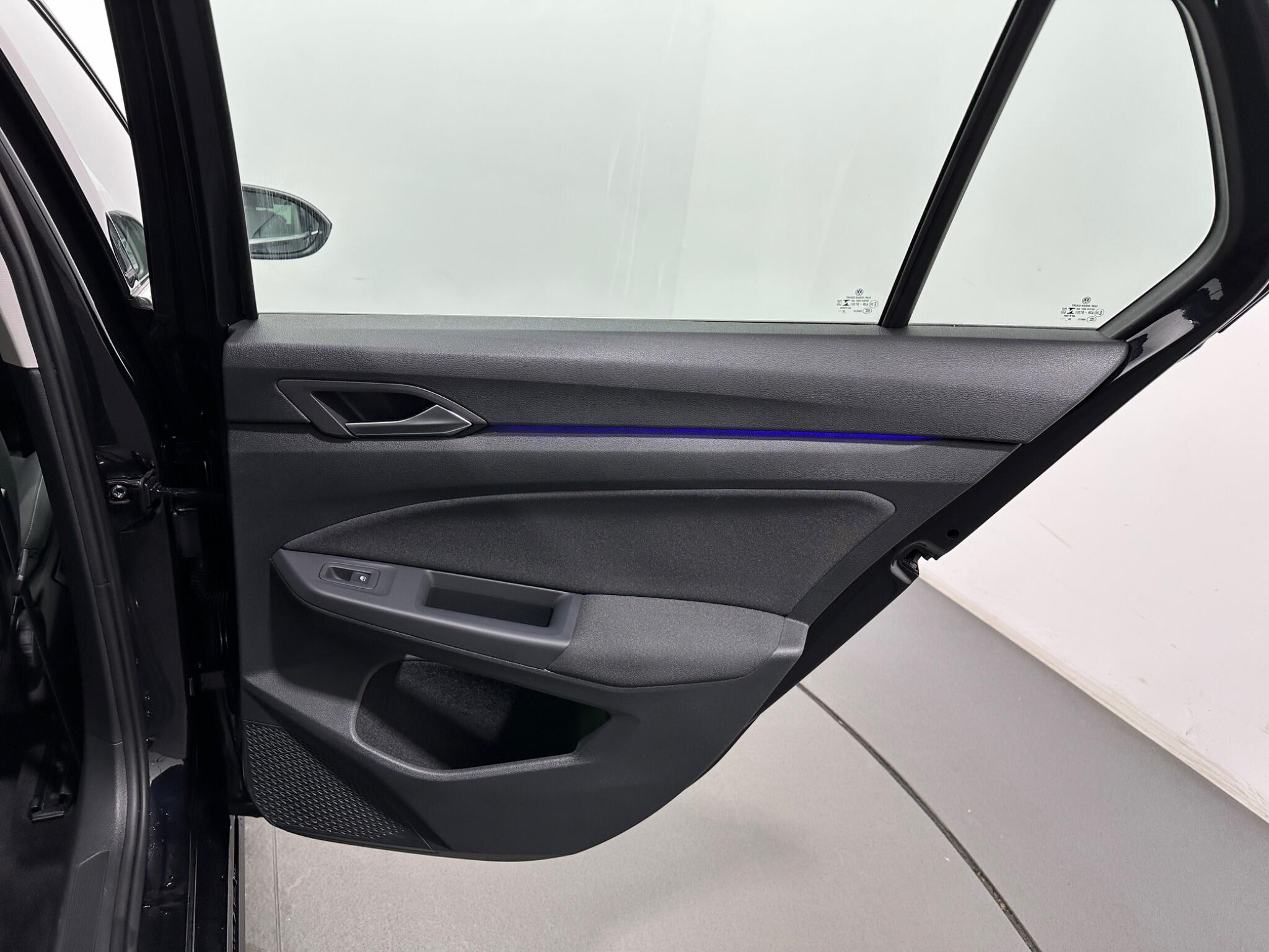 Volkswagen Golf view 43