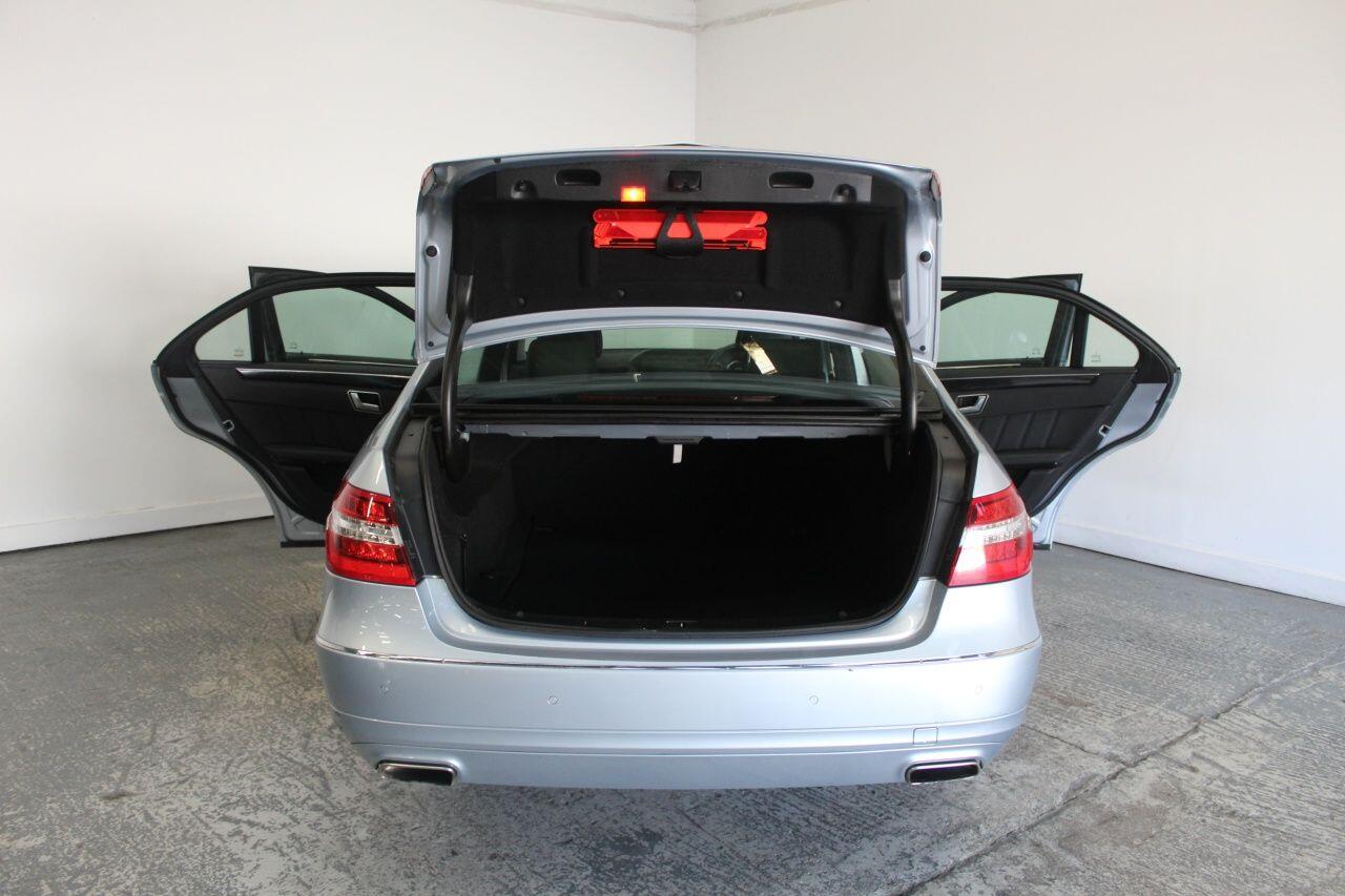 Mercedes-Benz E-Class view 23
