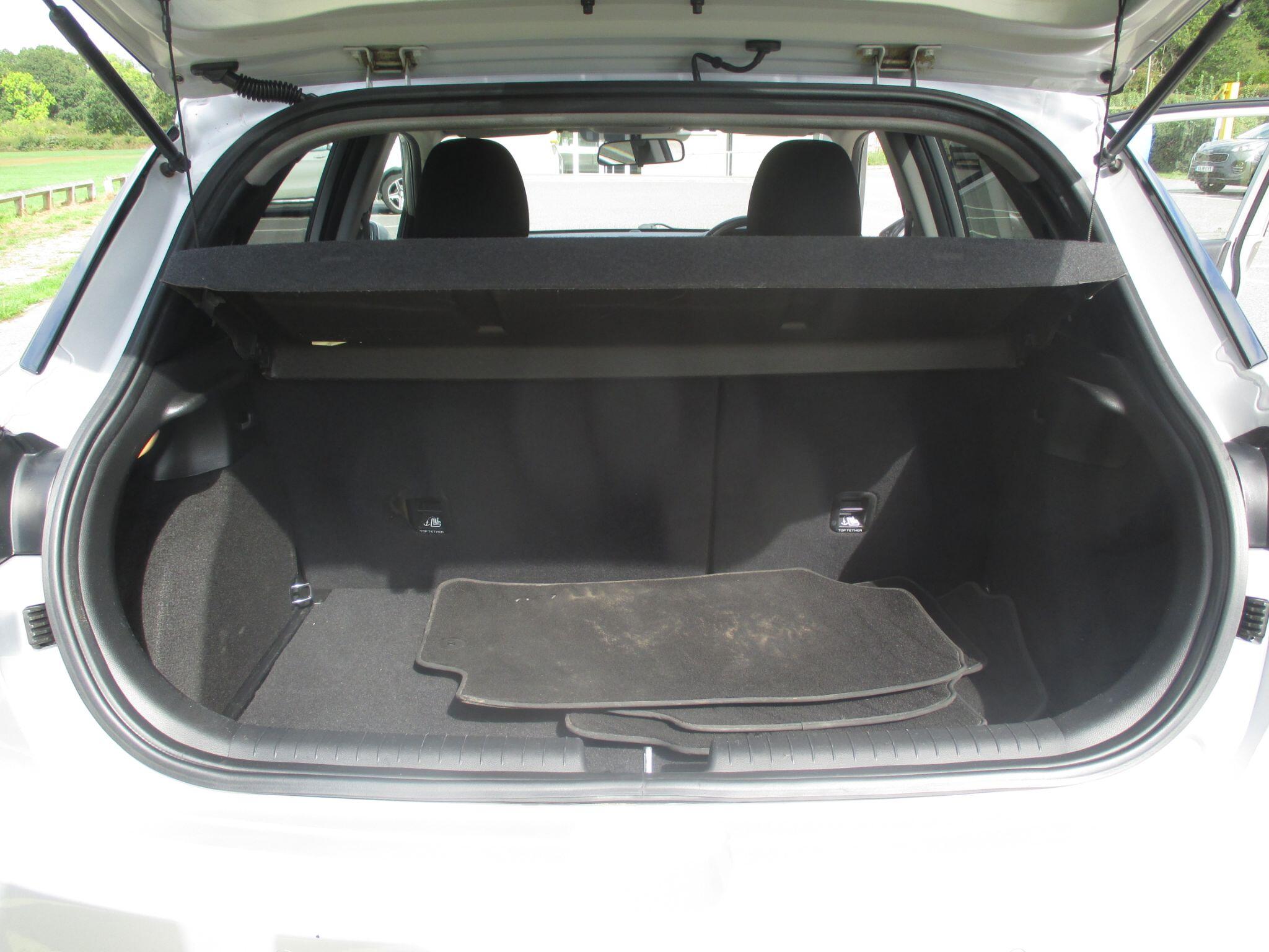 Hyundai I20 view 27