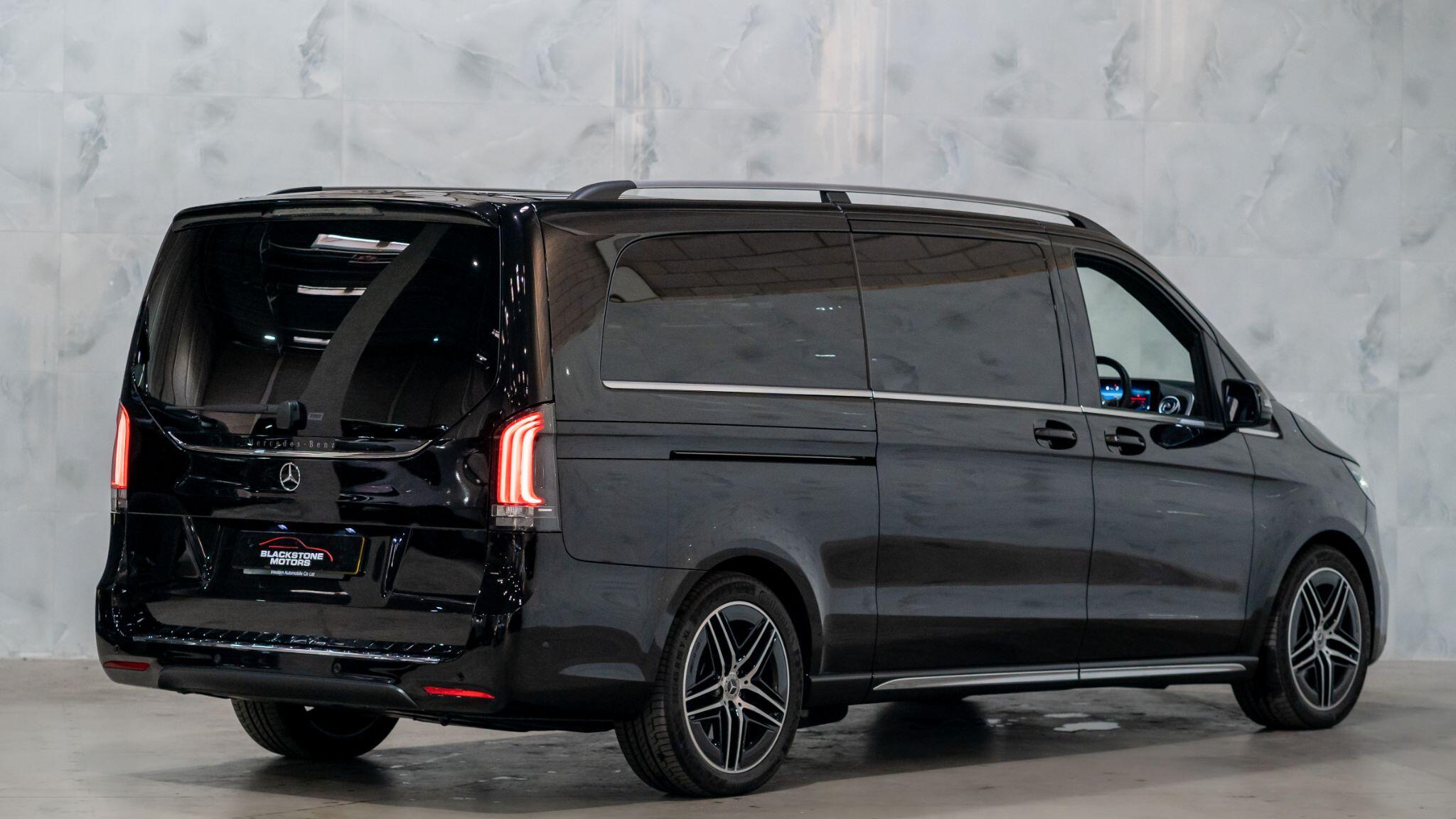 Mercedes-Benz V-Class view 8