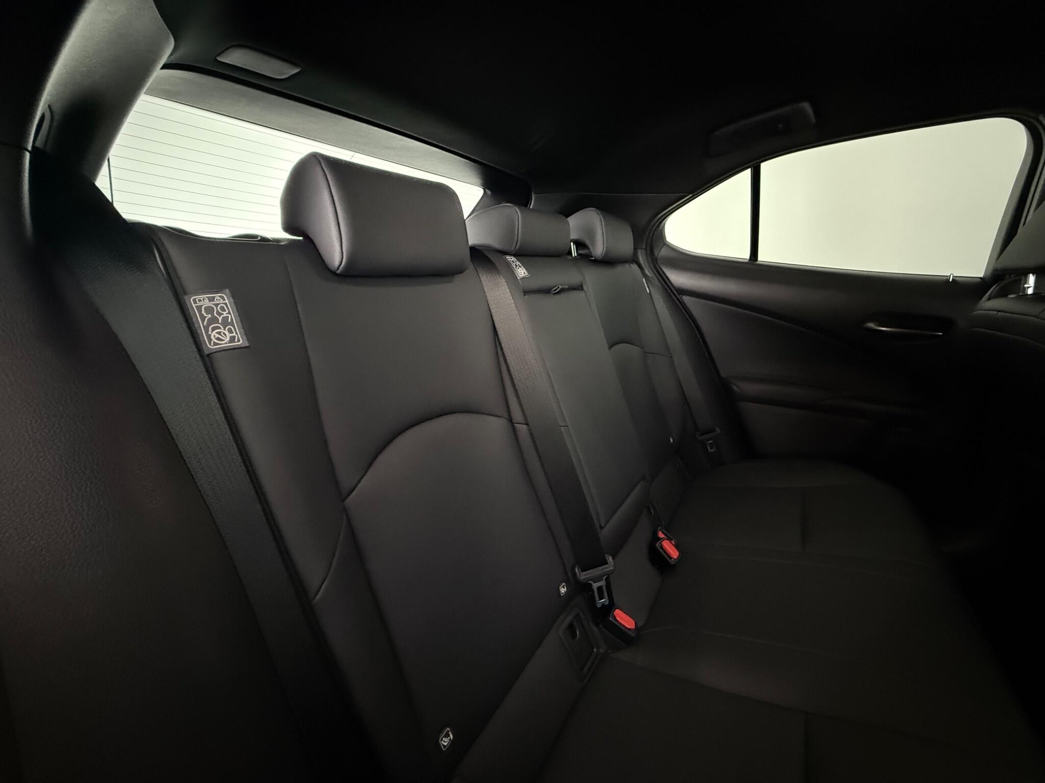 Lexus Ux view 28