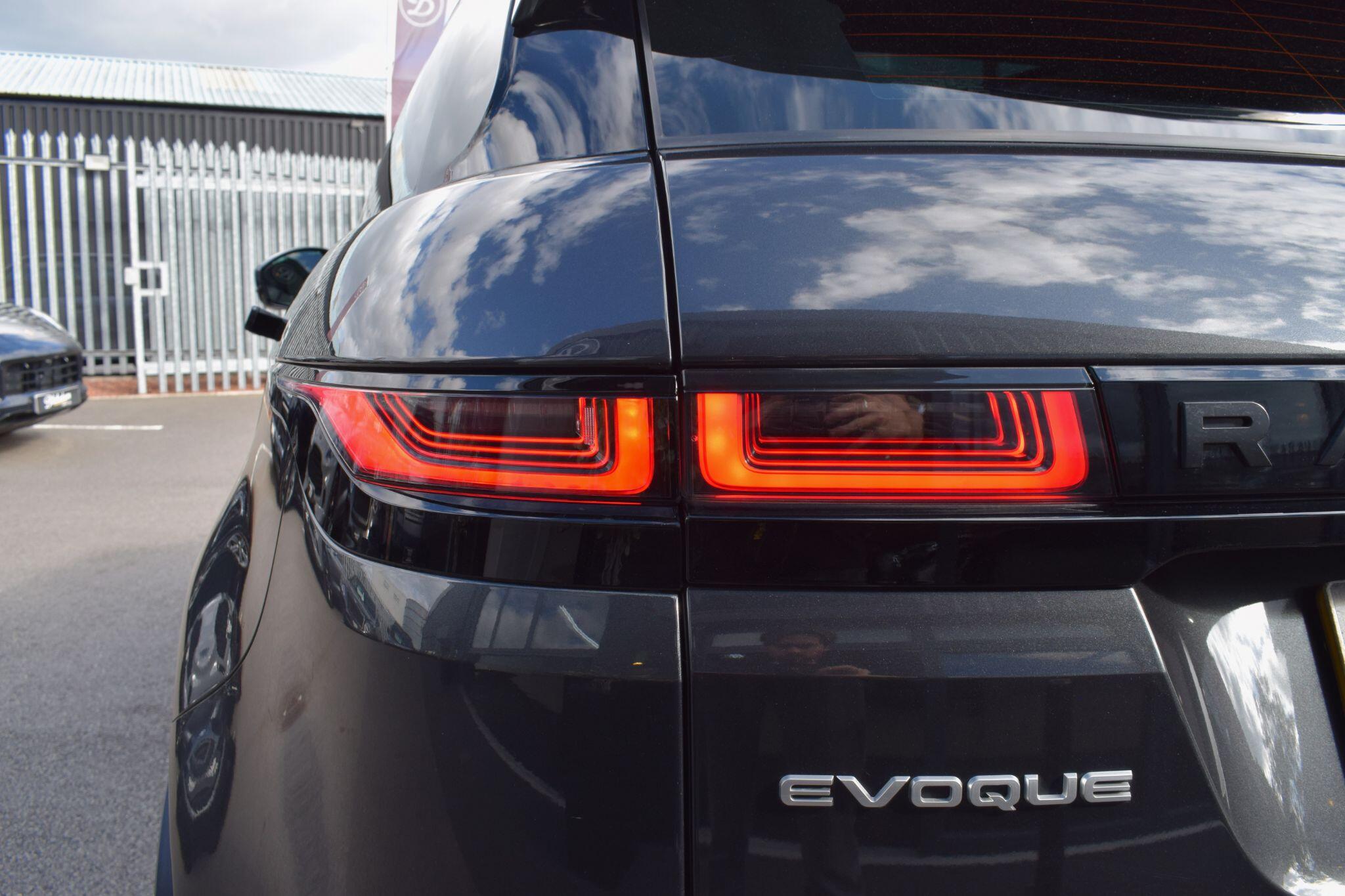 Land Rover Range Rover Evoque view 32