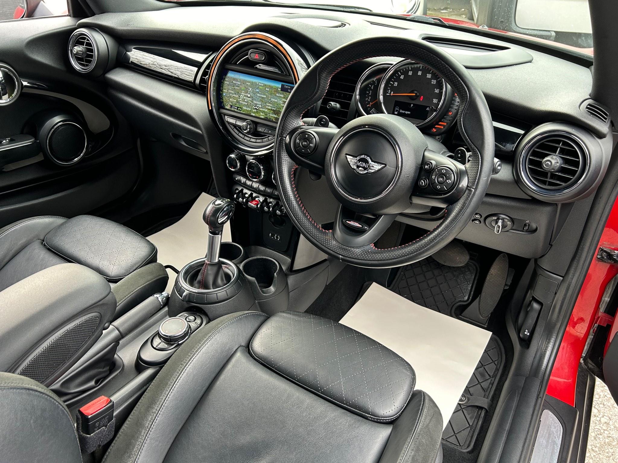 Mini Hatch view 20