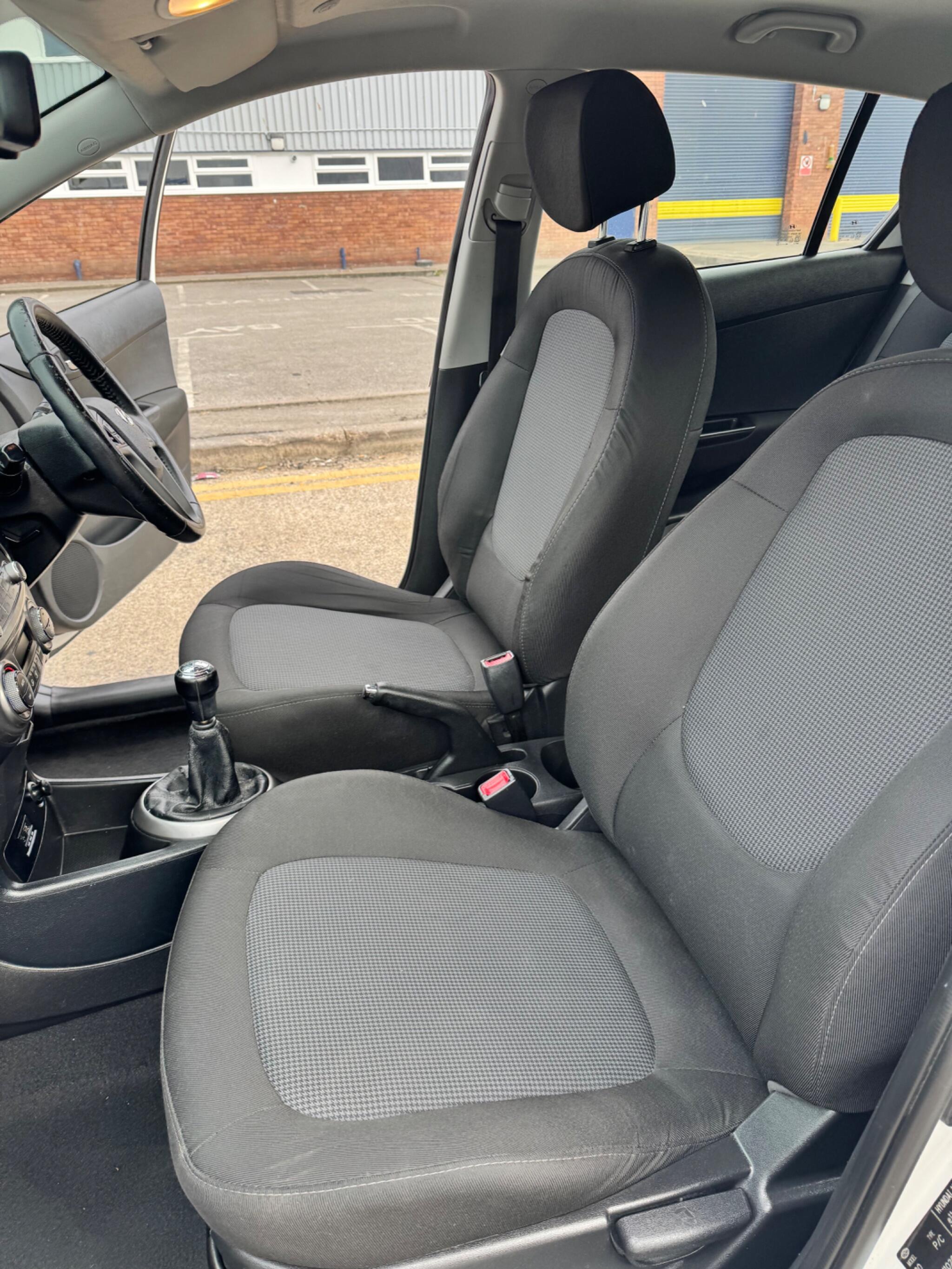 Hyundai i20 view 47
