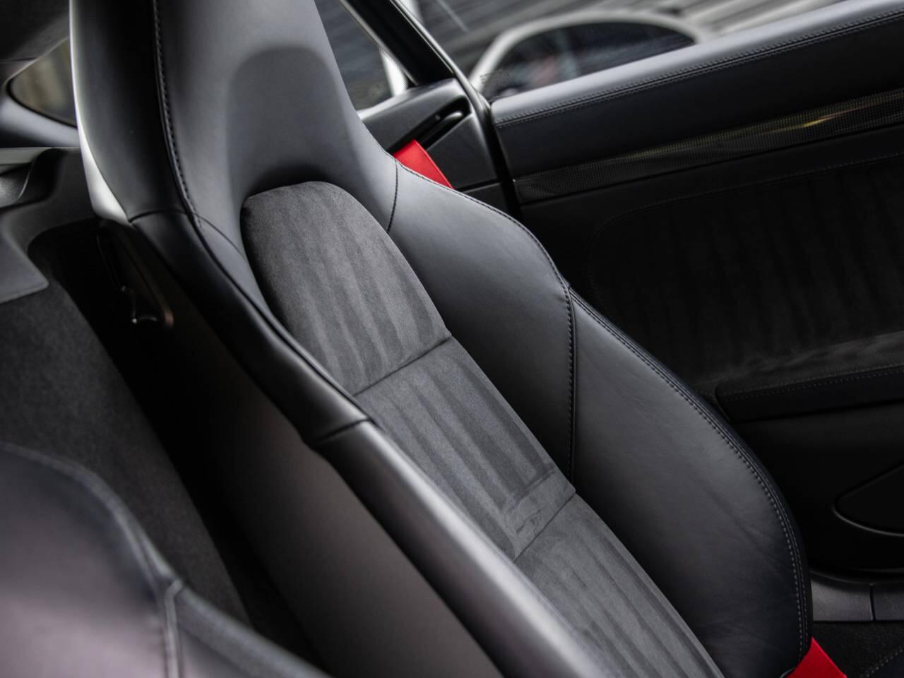 Porsche Cayman view 37