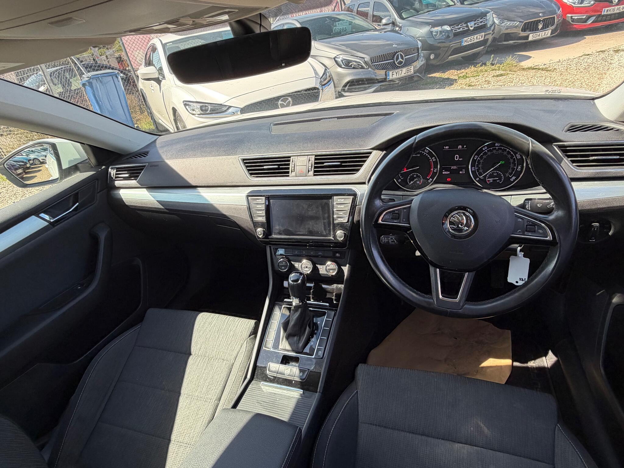 Skoda Superb view 11