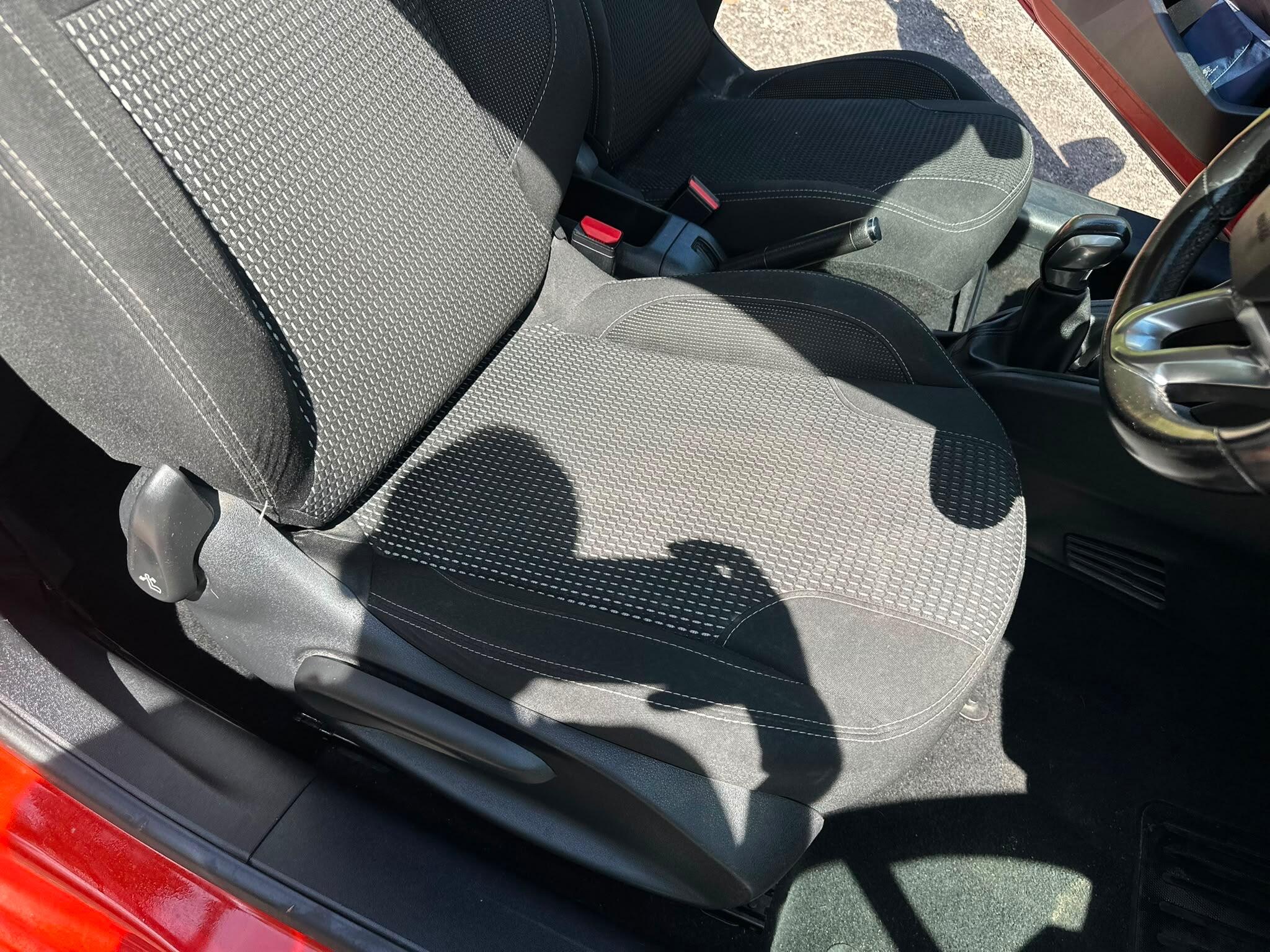 Peugeot 208 view 49