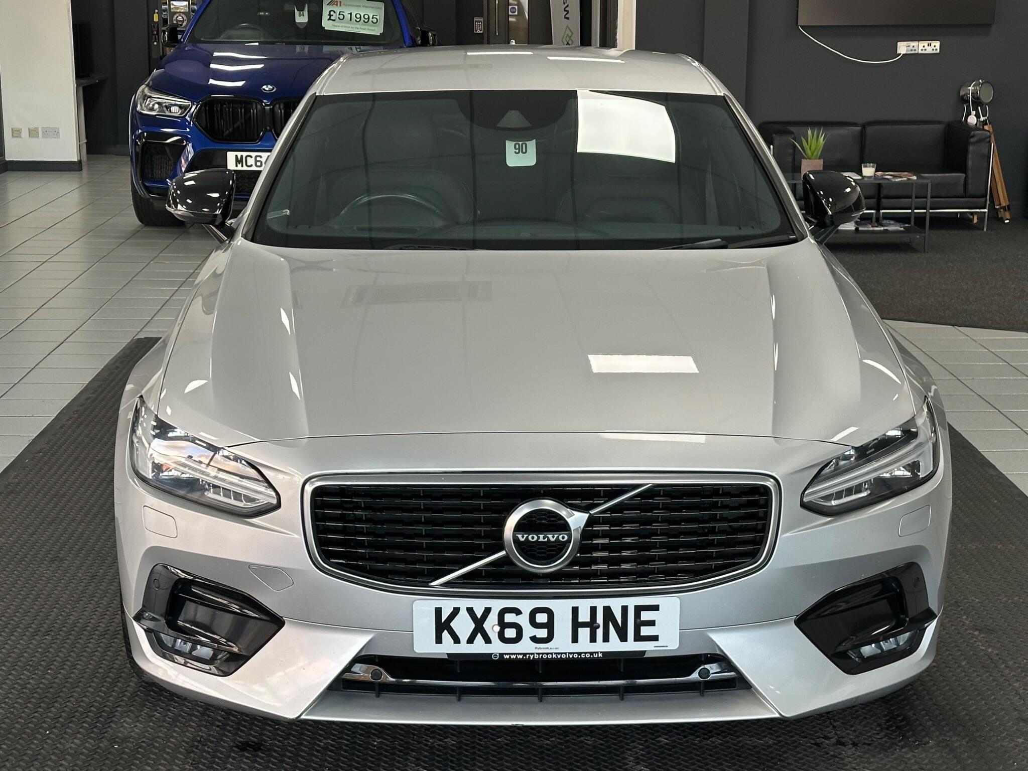 Volvo S90 view 4