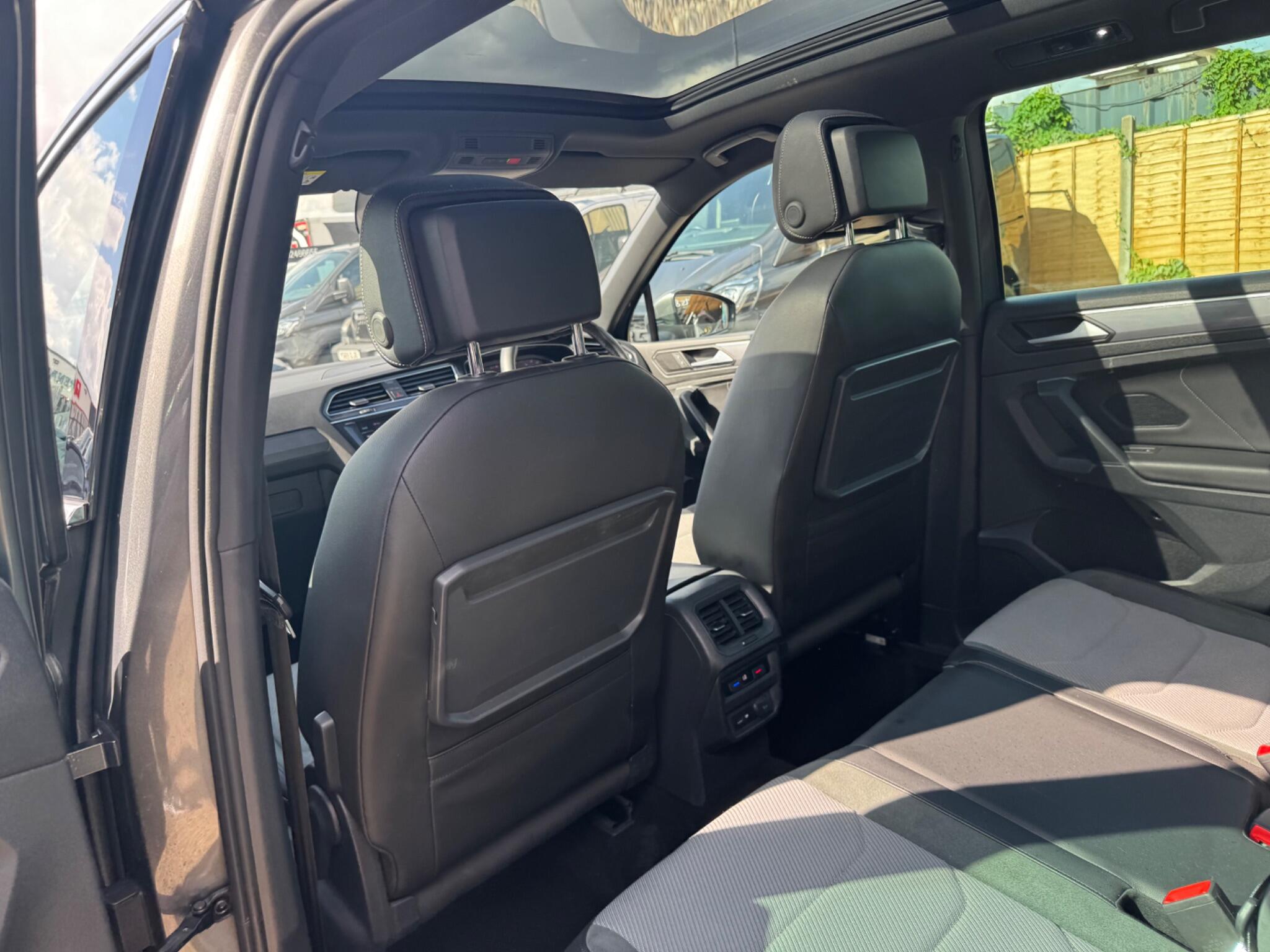 Volkswagen Tiguan view 19