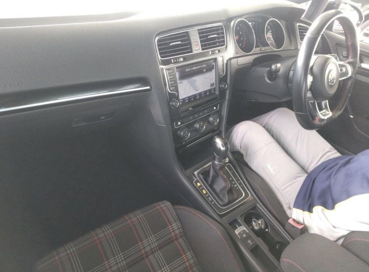 Volkswagen Golf view 5