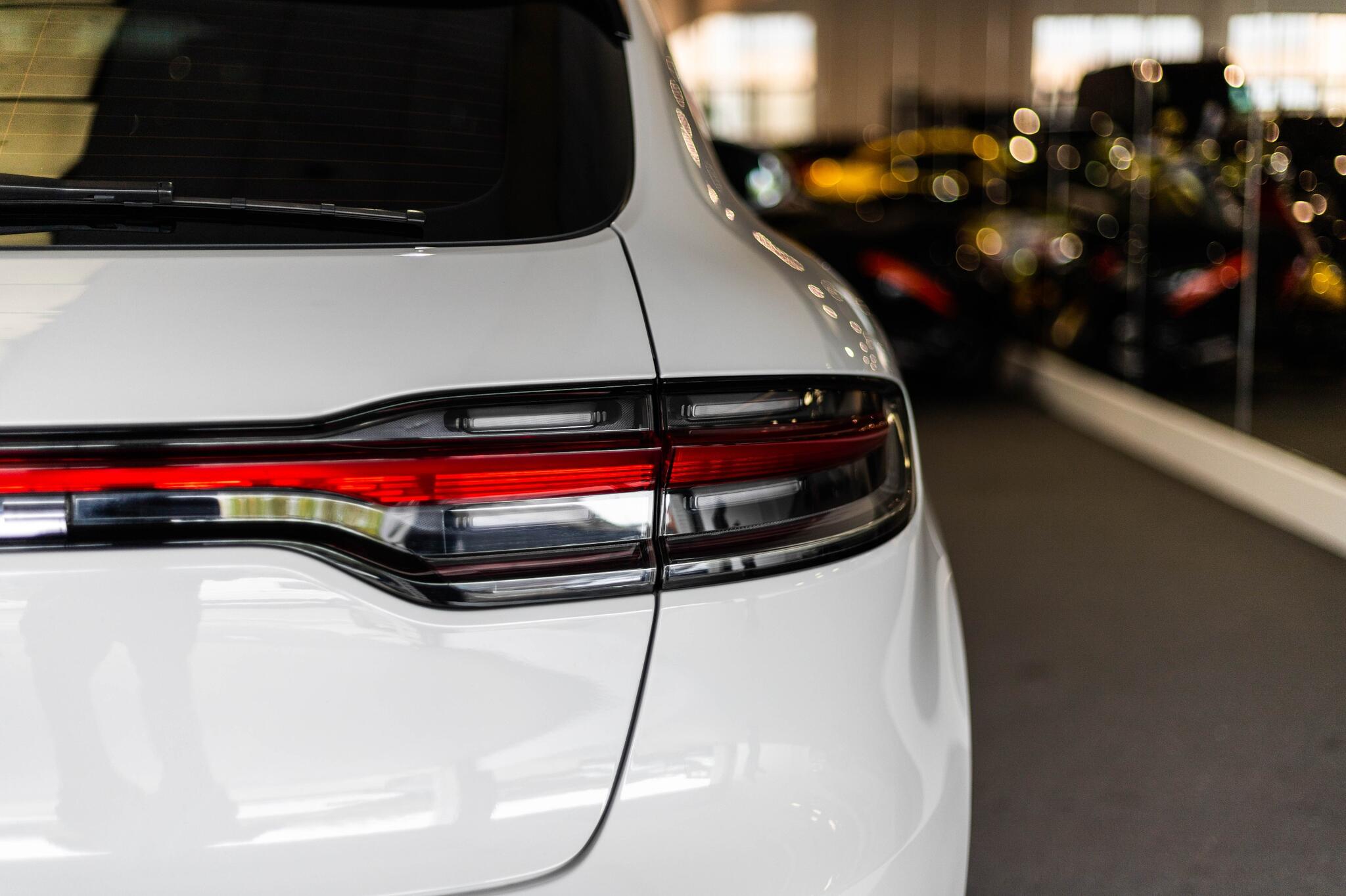Porsche Macan view 9