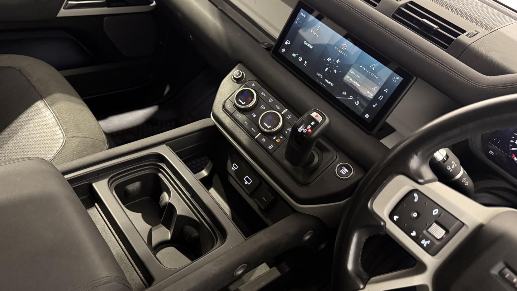 Land Rover Defender view 27