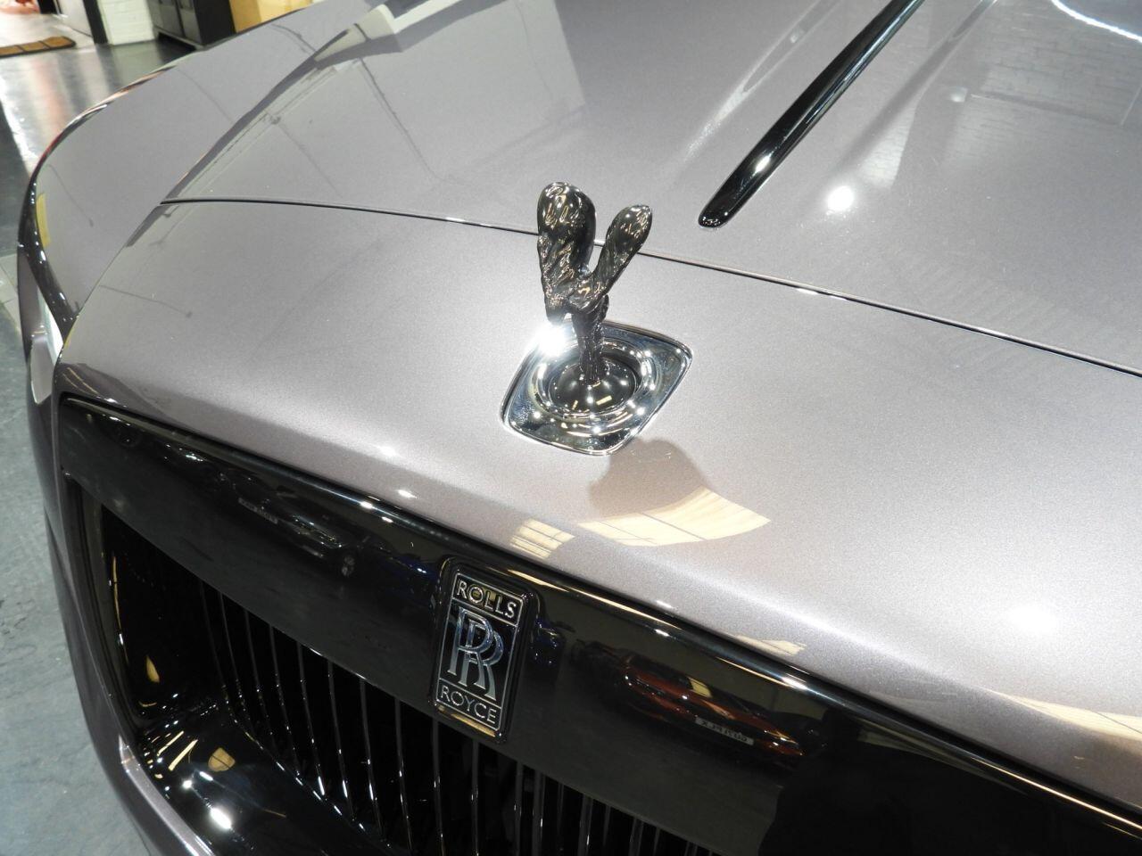Rolls-Royce Dawn view 29