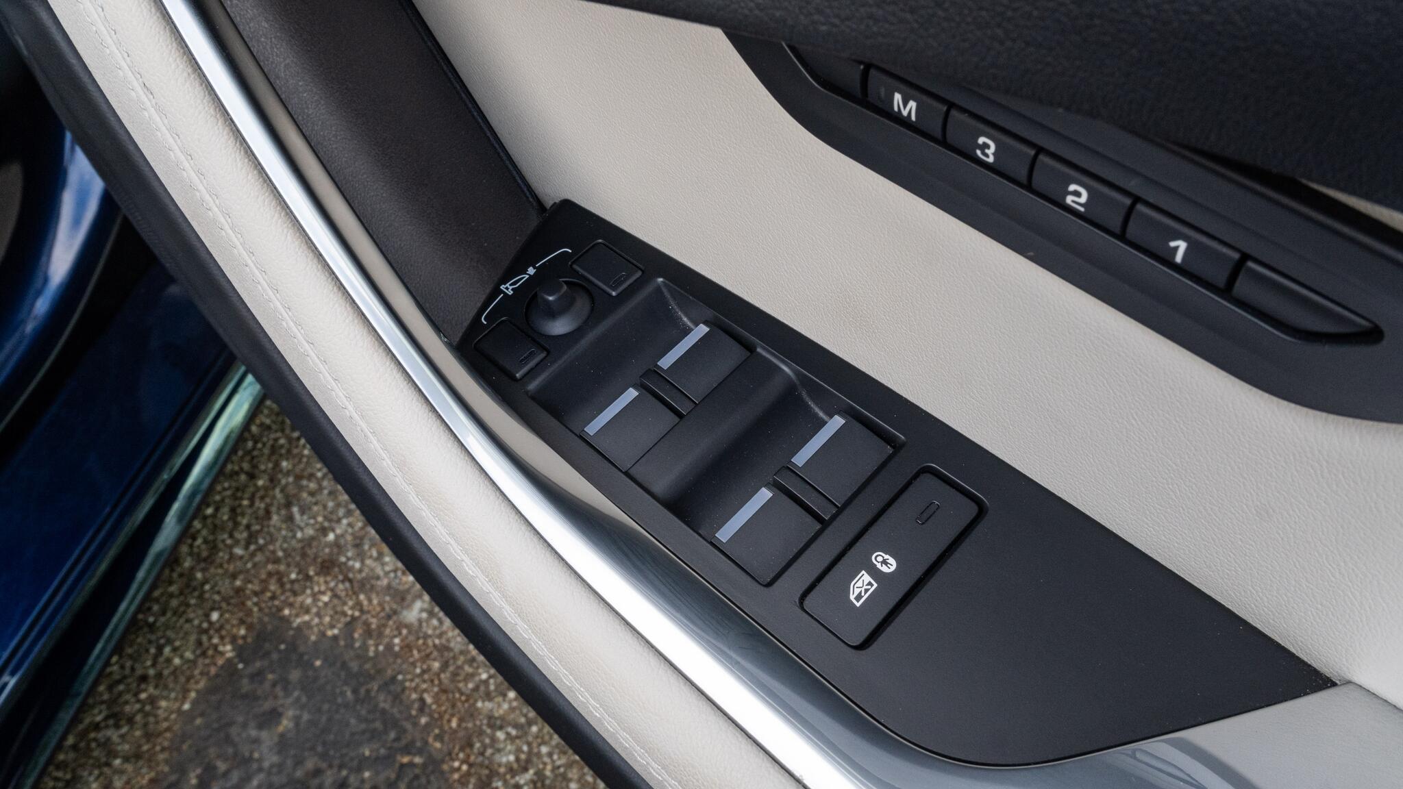 Jaguar Xe view 78