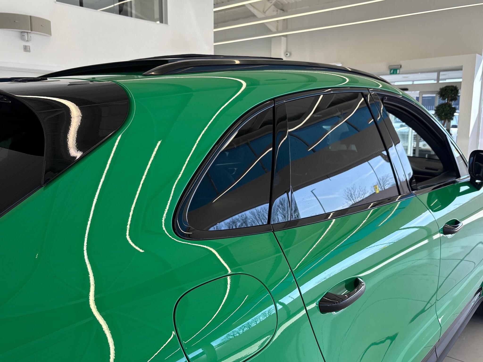 Porsche Macan view 54