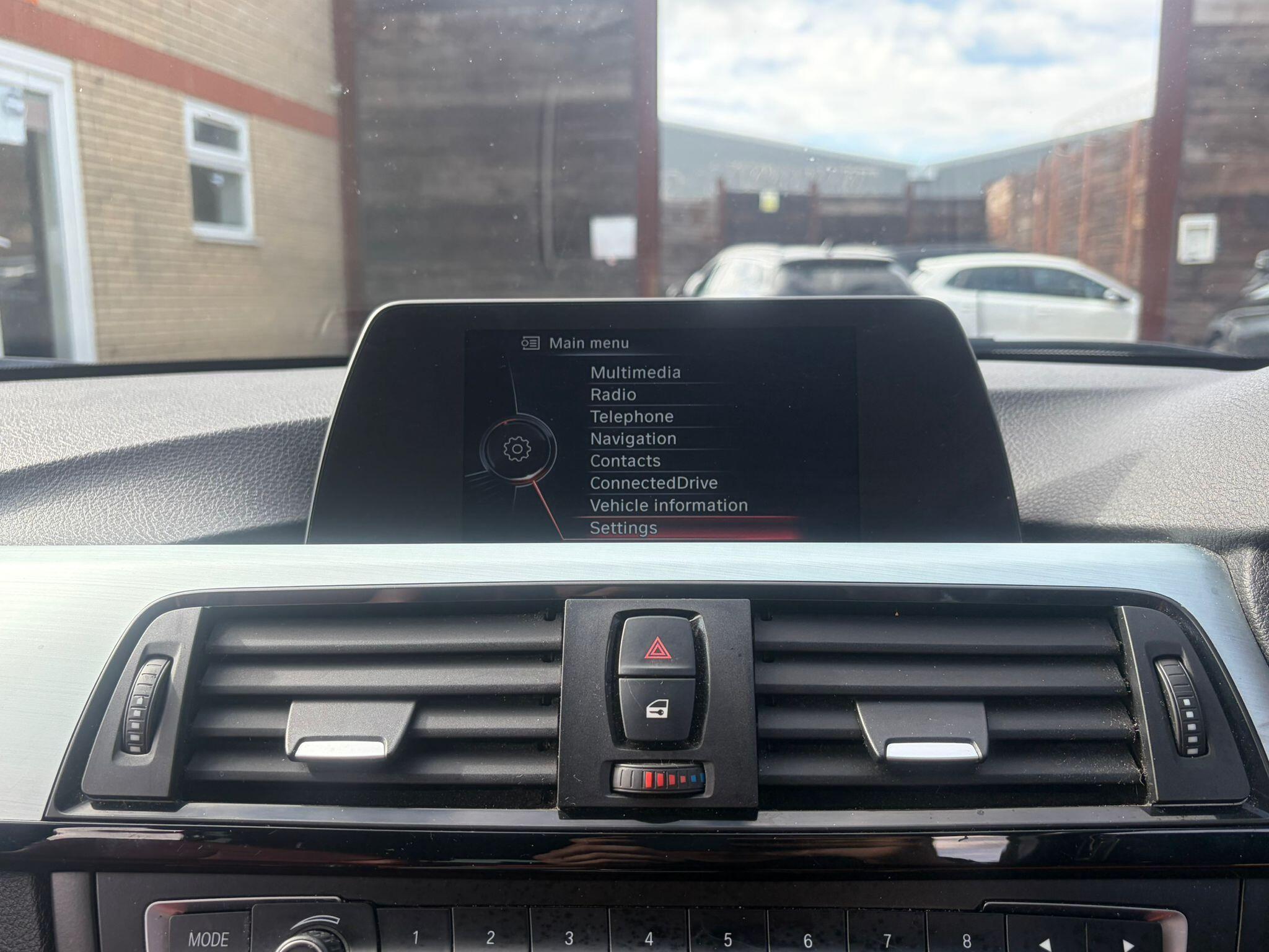 BMW 3 Series view 25
