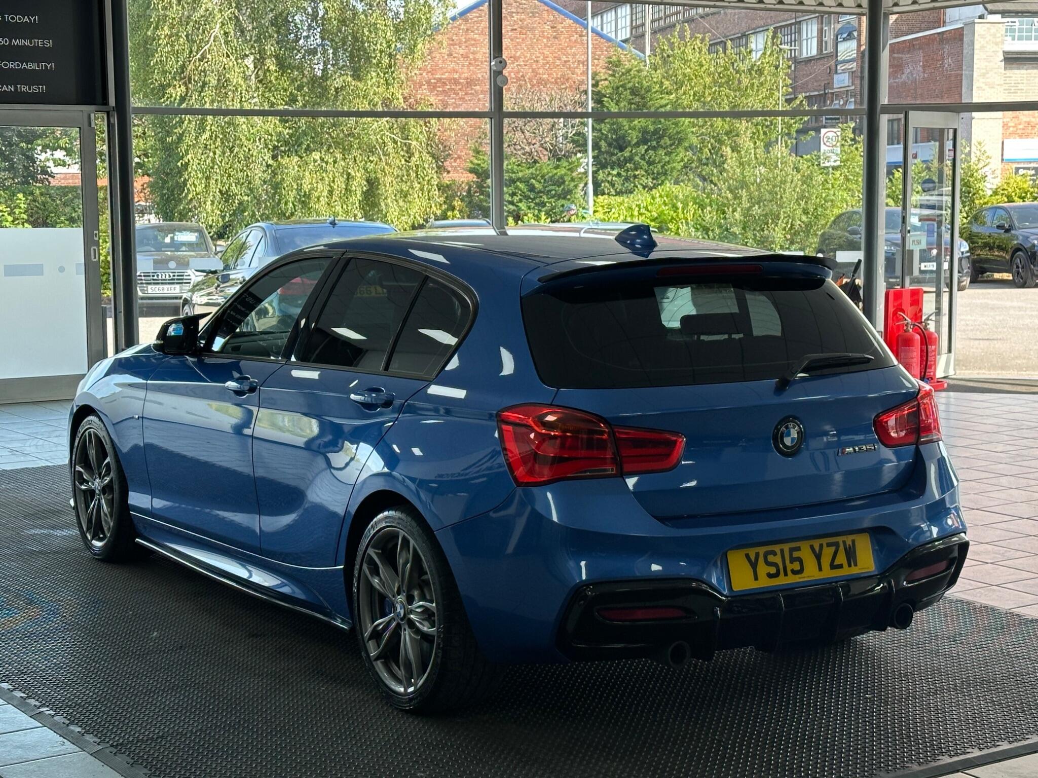 BMW 1 Series view 9