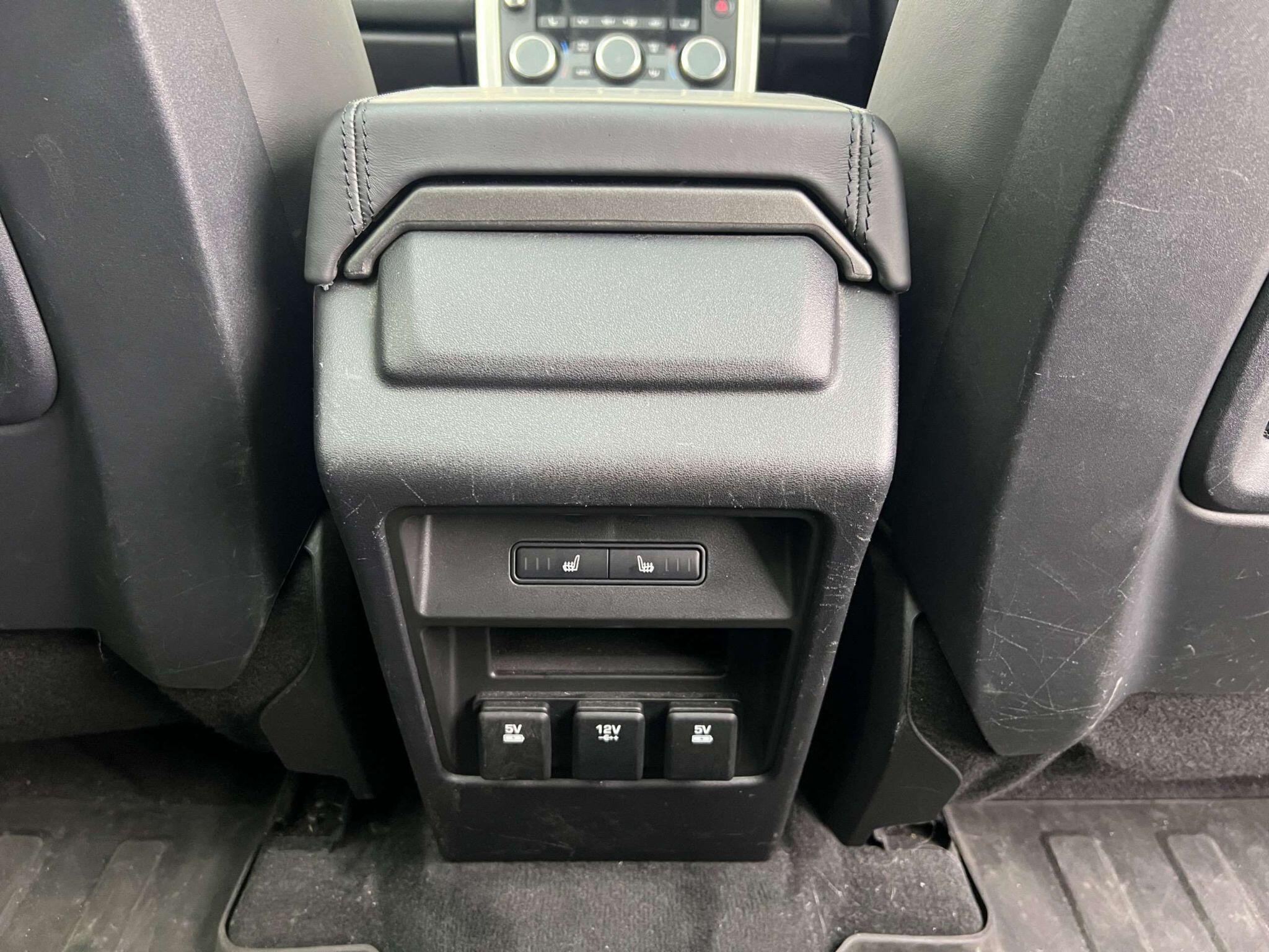 Land Rover Discovery Sport view 20