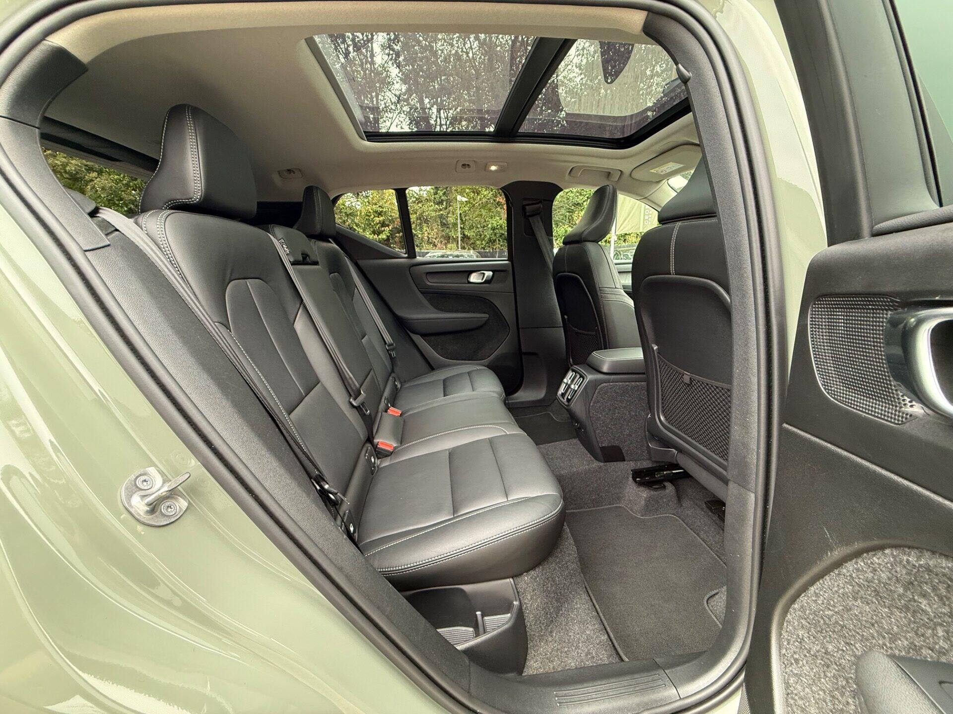 Volvo XC40 view 35