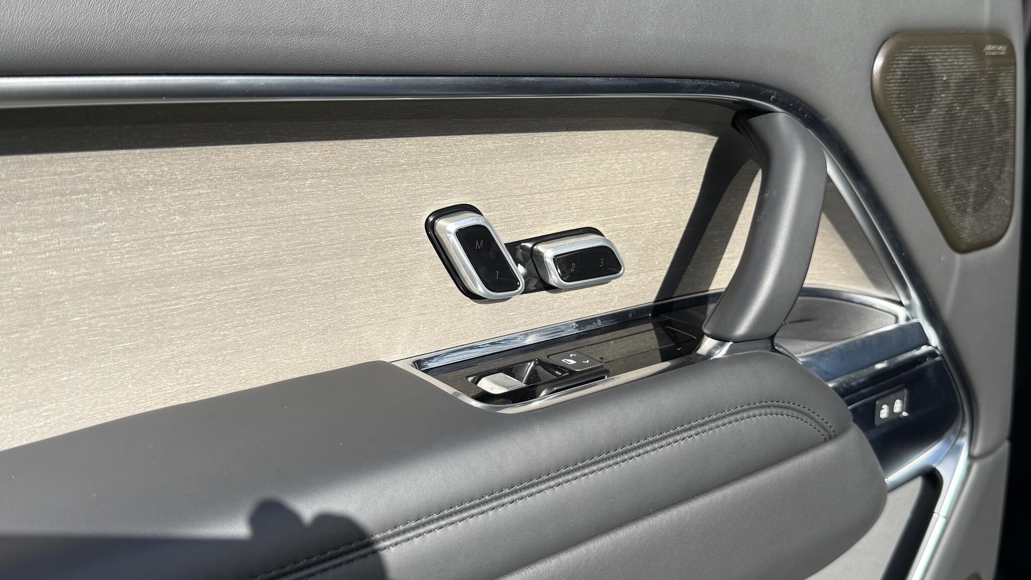 Land Rover Range Rover view 50
