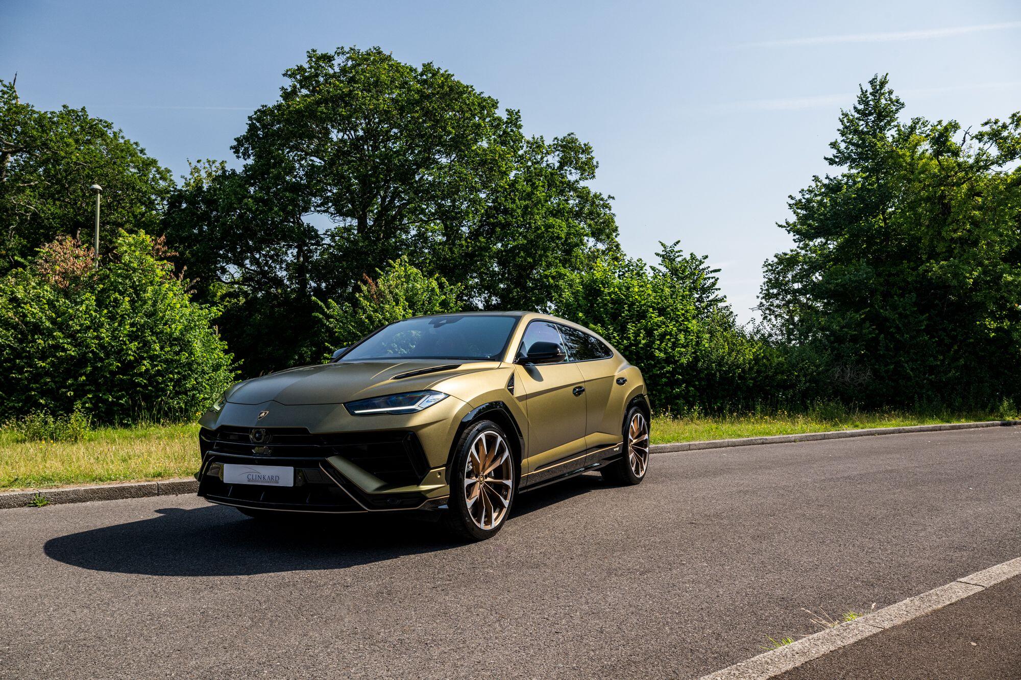 Lamborghini Urus view 12