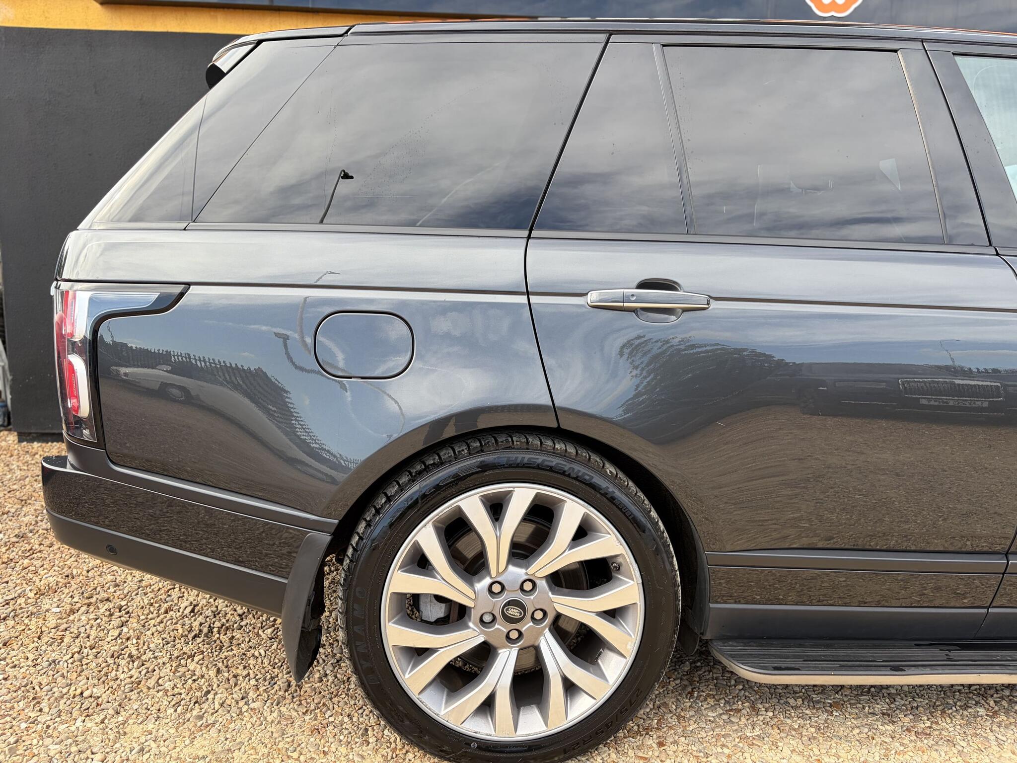 Land Rover Range Rover view 13