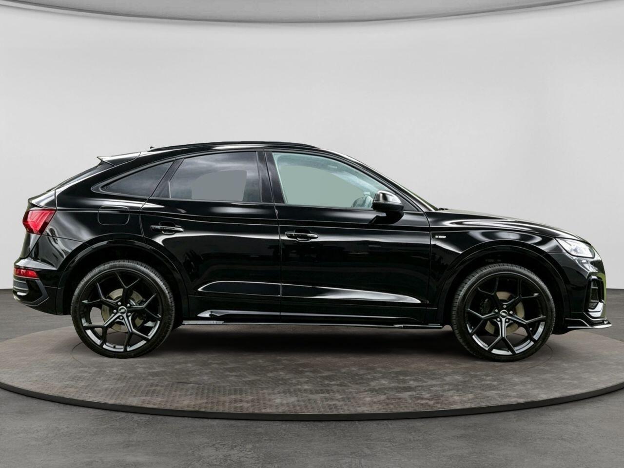 Audi Q5 view 5