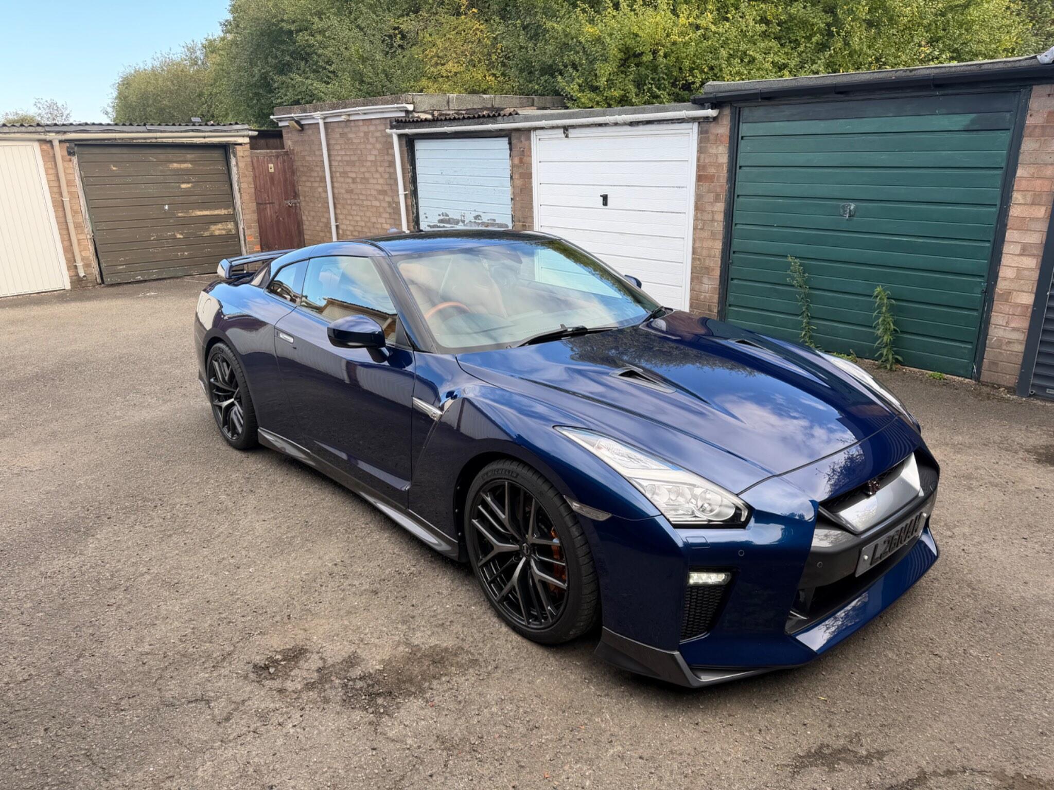 Nissan GT-R