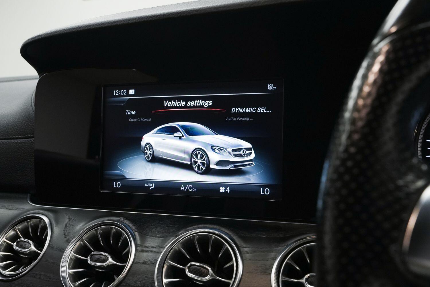 Mercedes-Benz E Class view 23