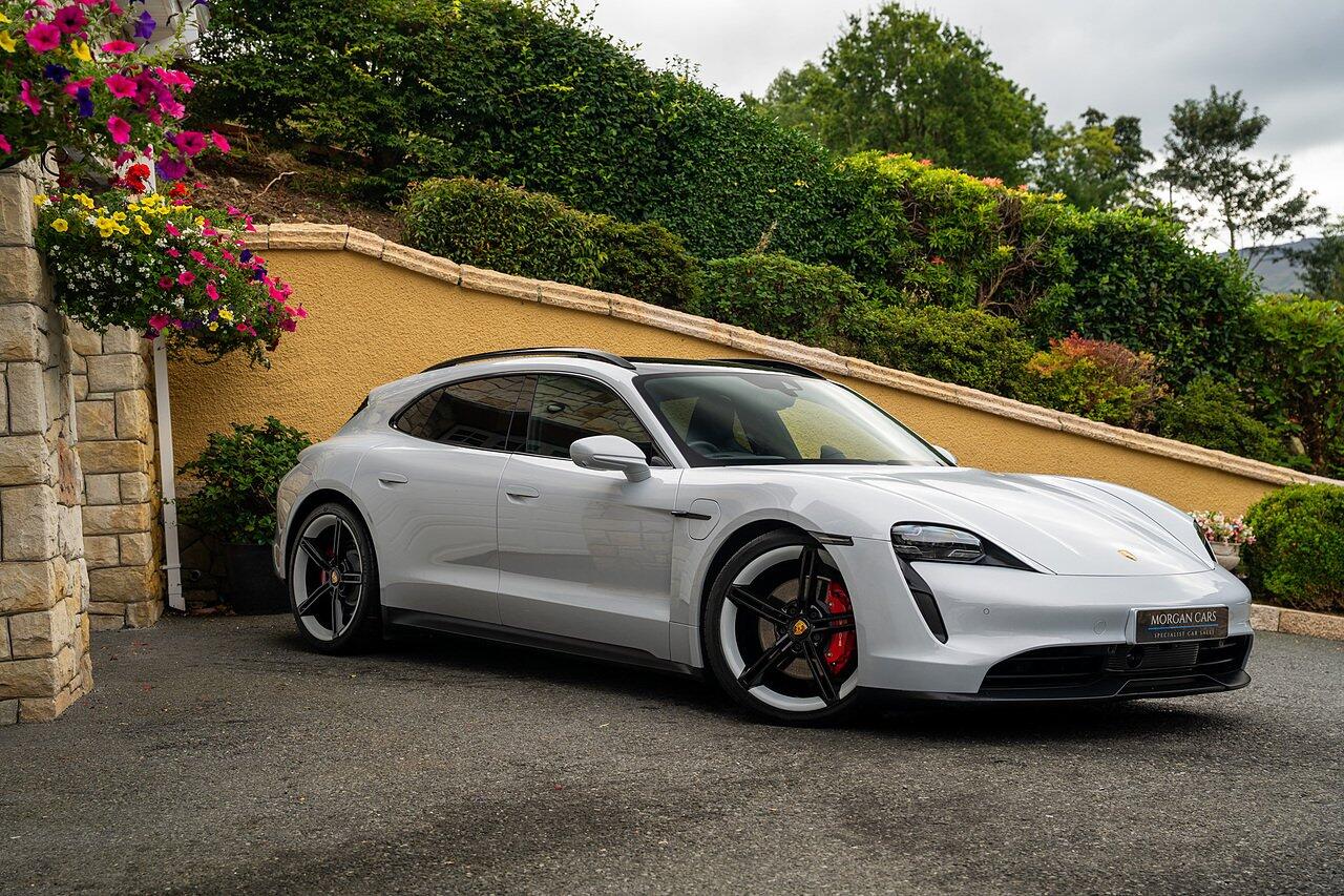Porsche Taycan view 24