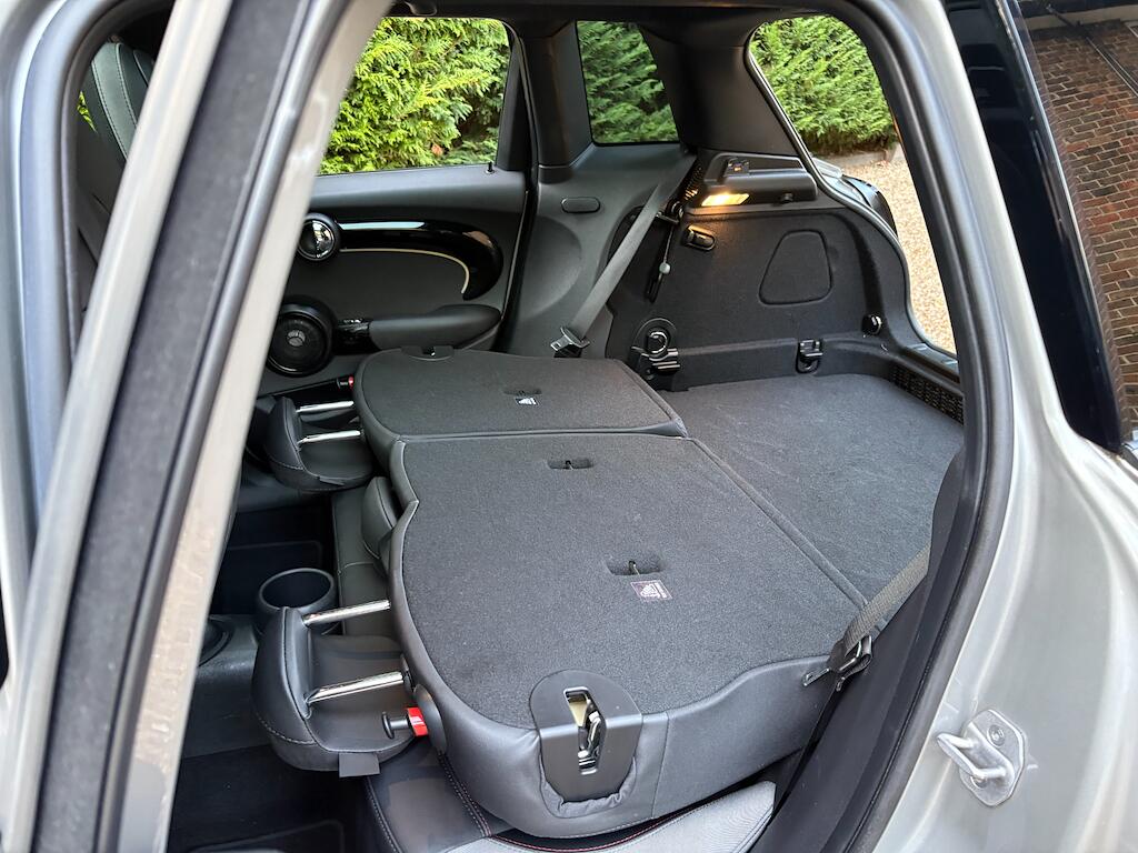 Mini Hatch view 40